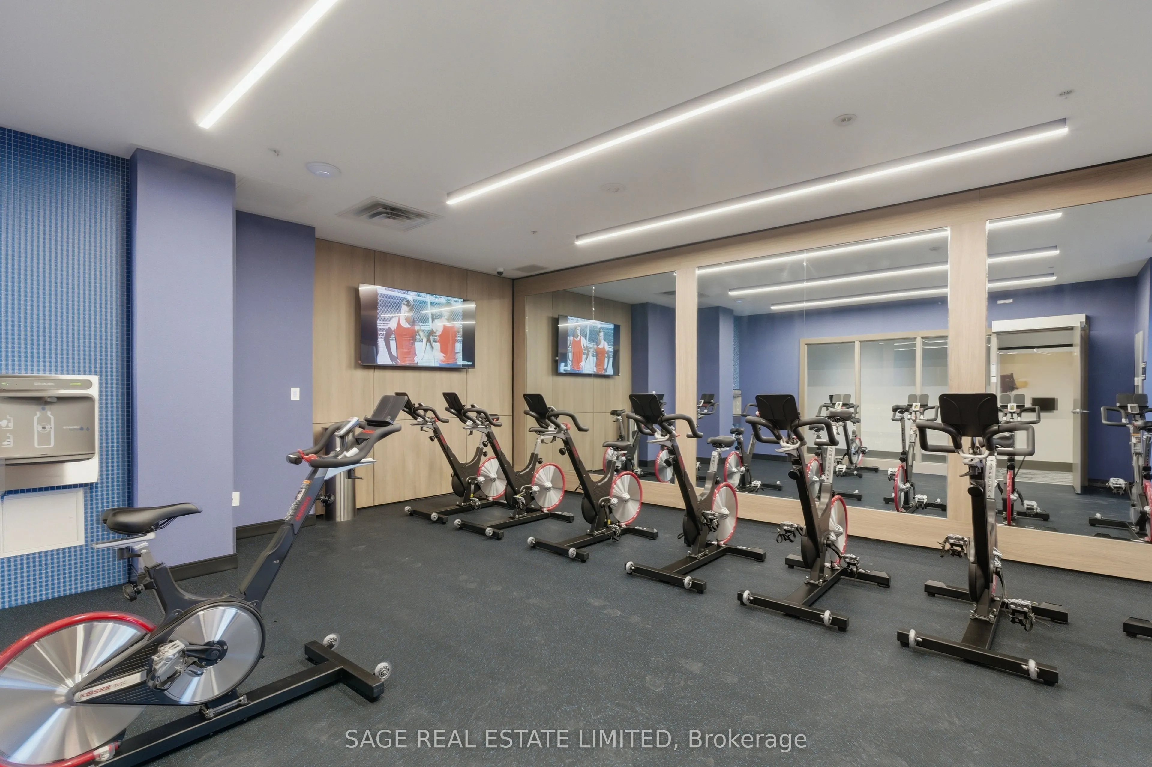 75 James Street S #1404