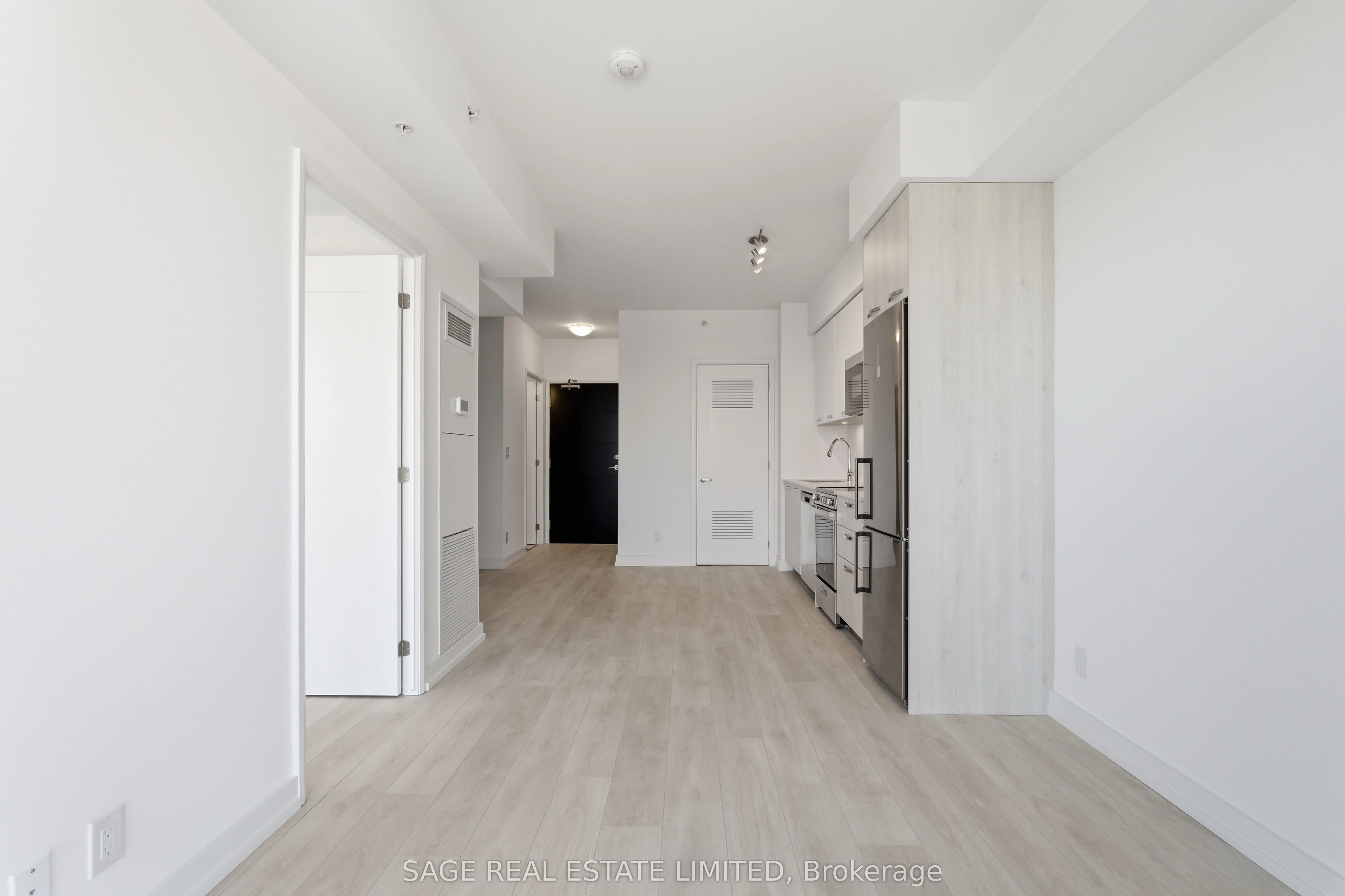 75 James Street S #1404