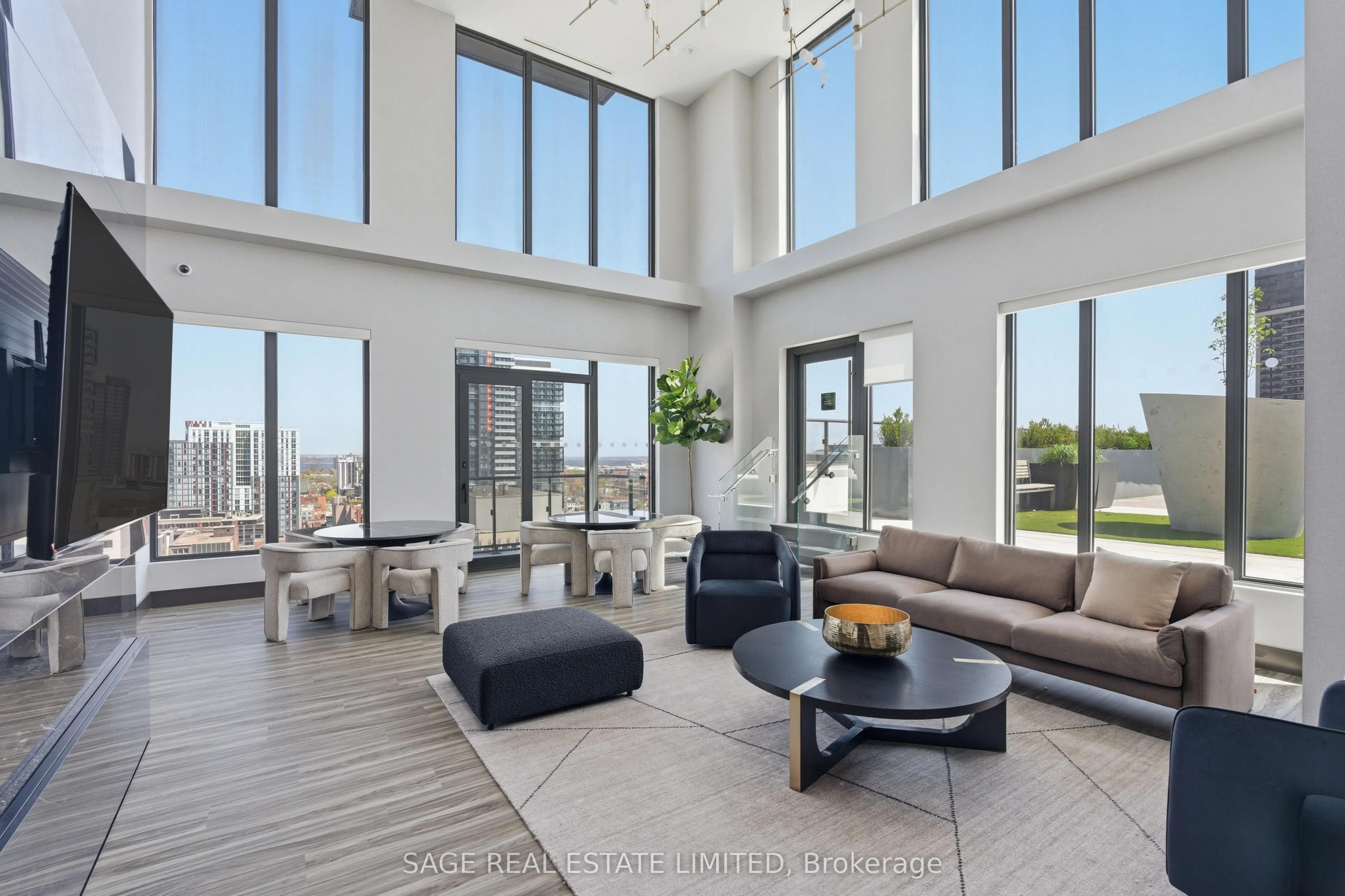 75 James Street S #1404