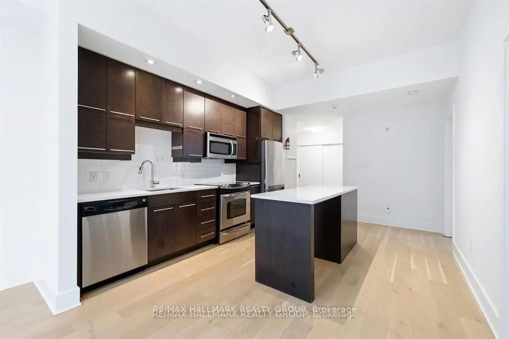 101 Richmond Road #611
