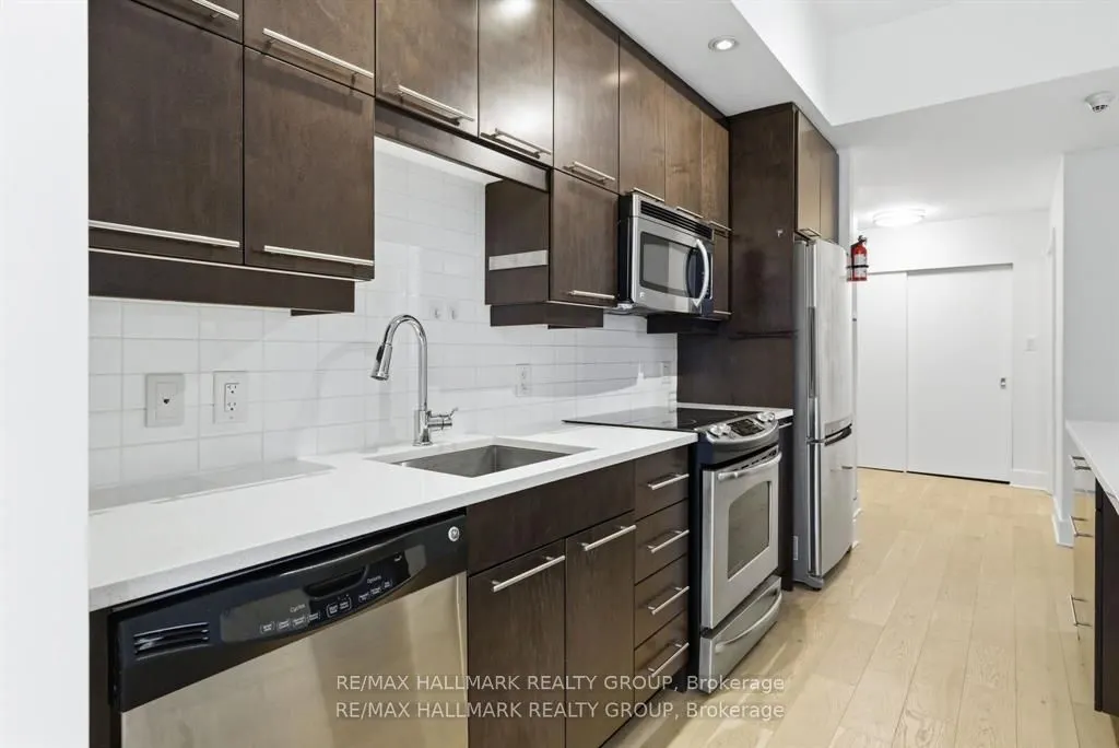 101 Richmond Road #611