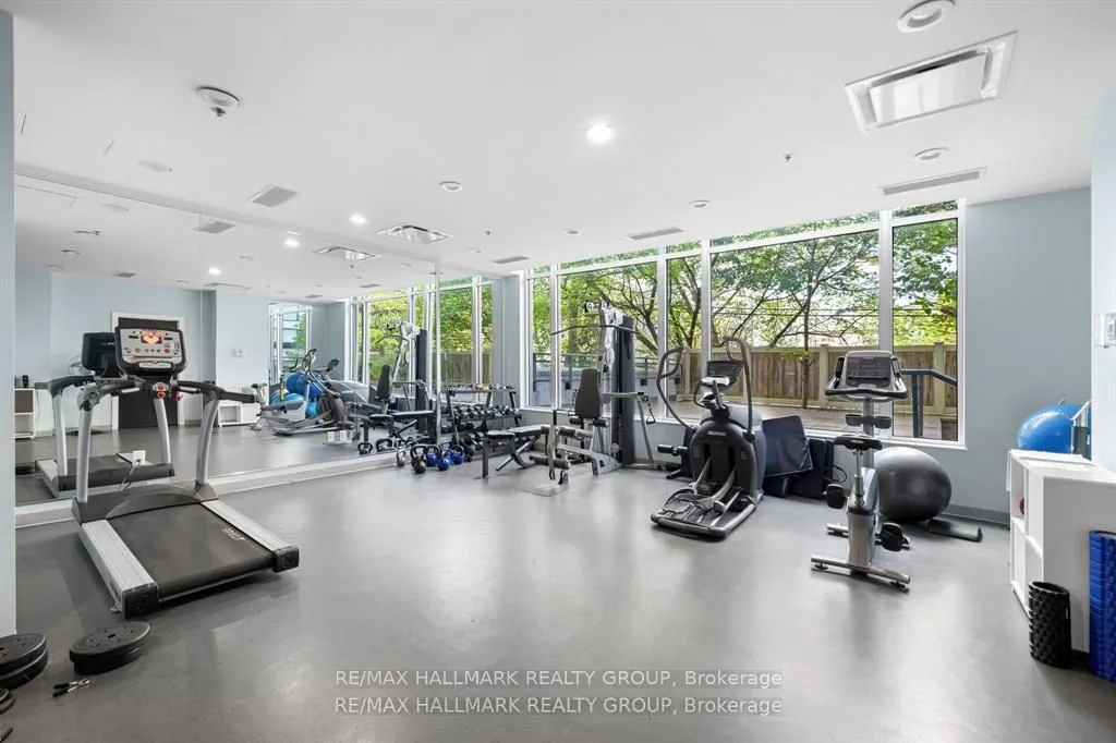 101 Richmond Road #611