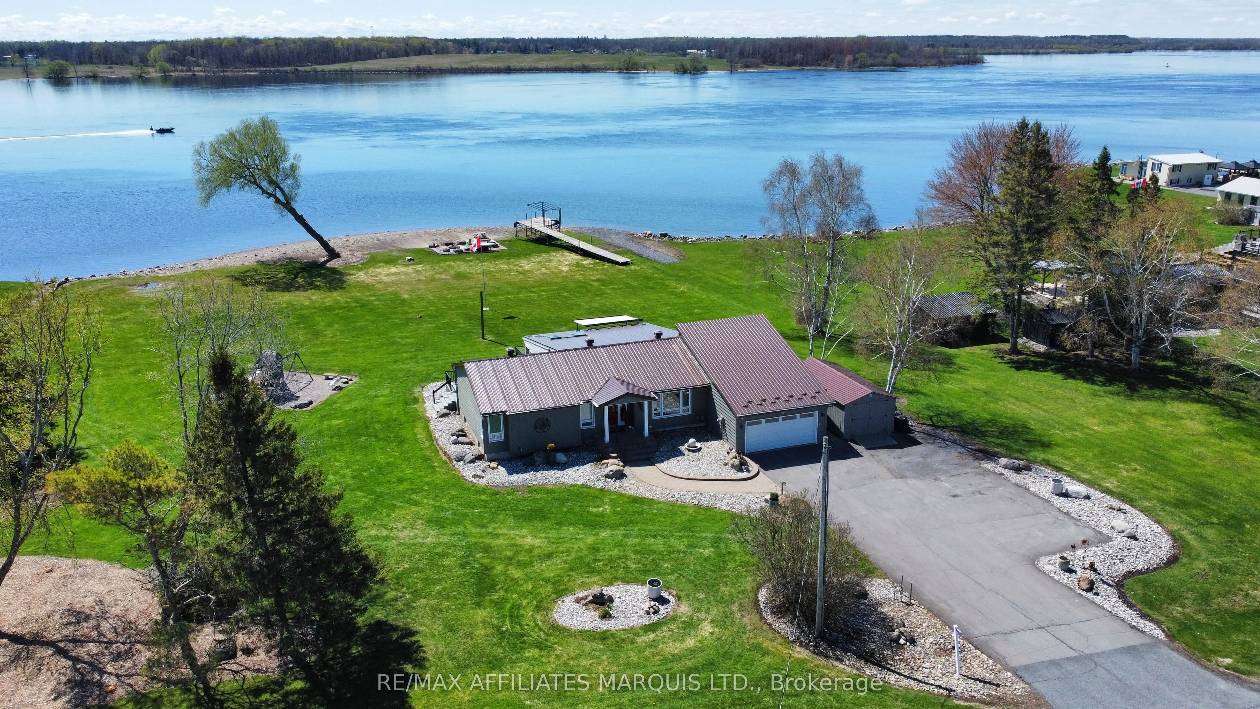 11728 Lakeshore Drive