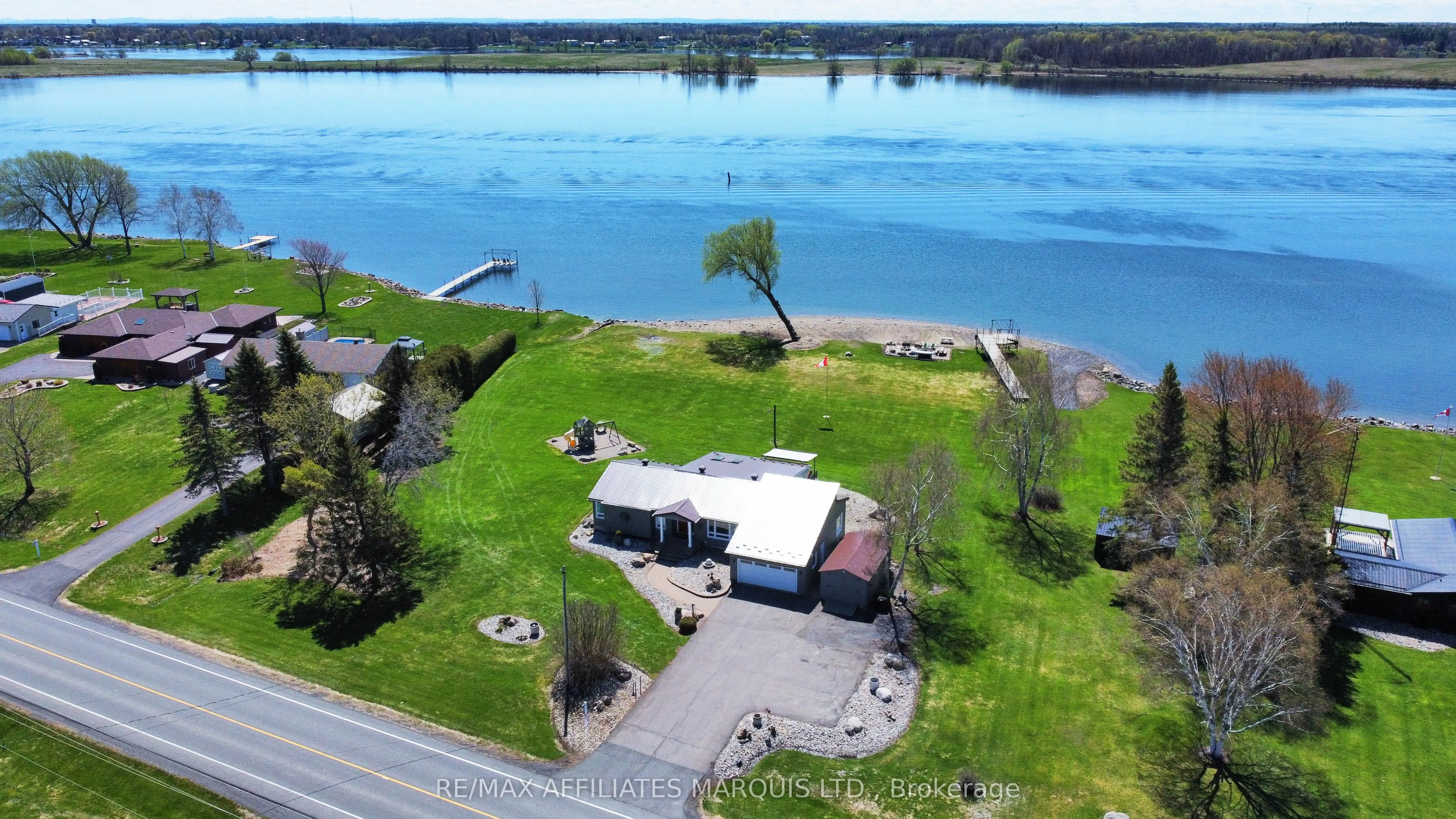 11728 Lakeshore Drive