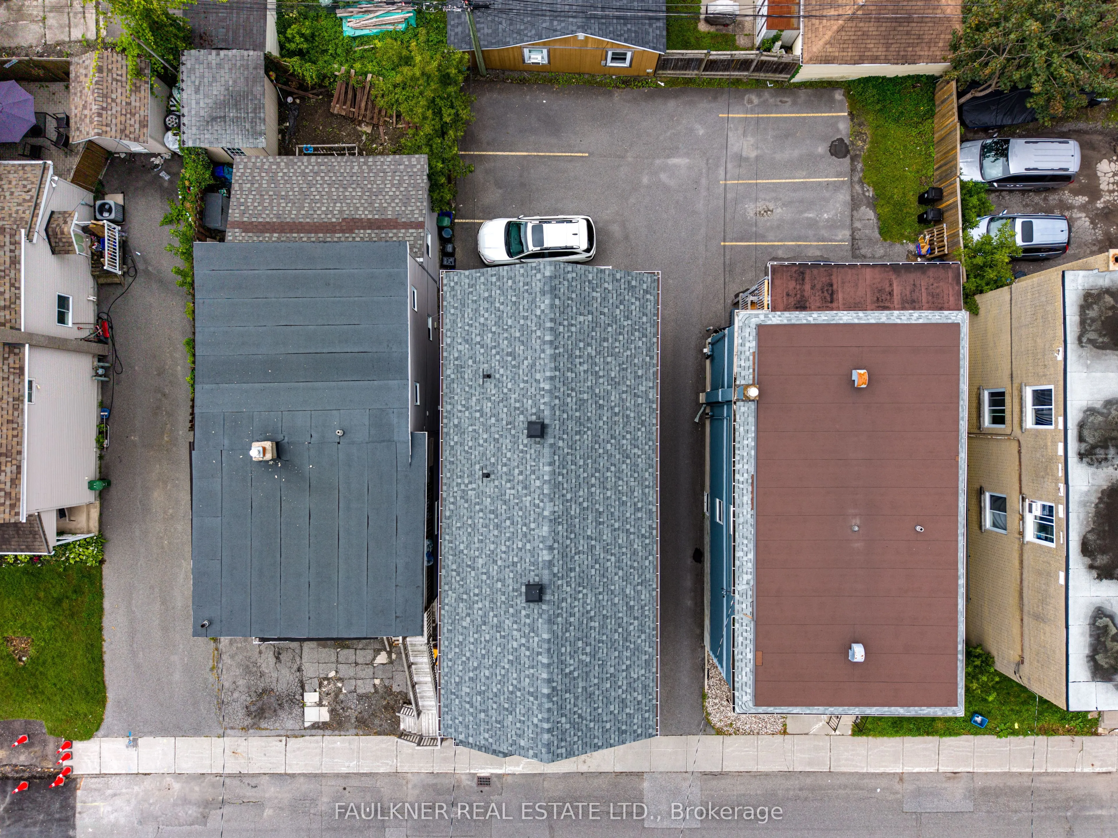 216 Carillon Street