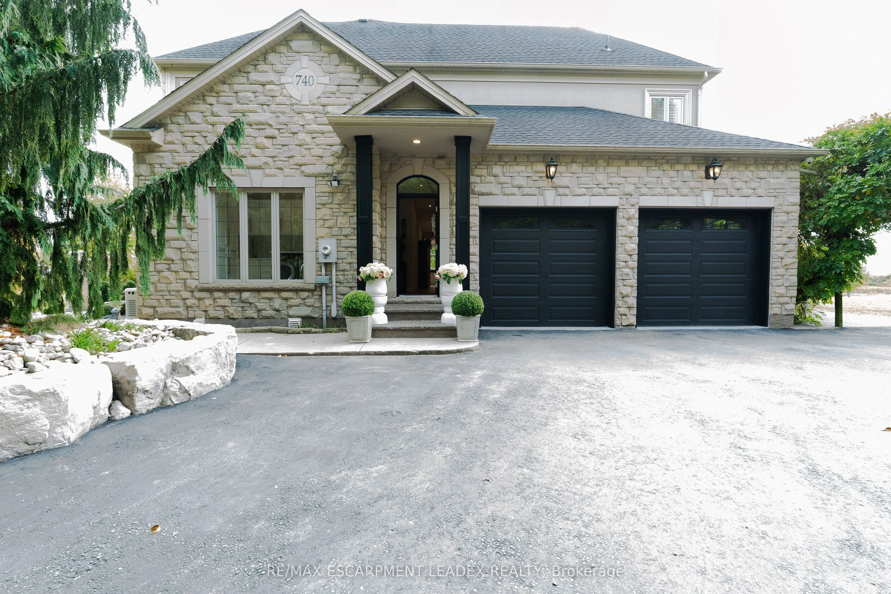 740 Fiddlers Green Road