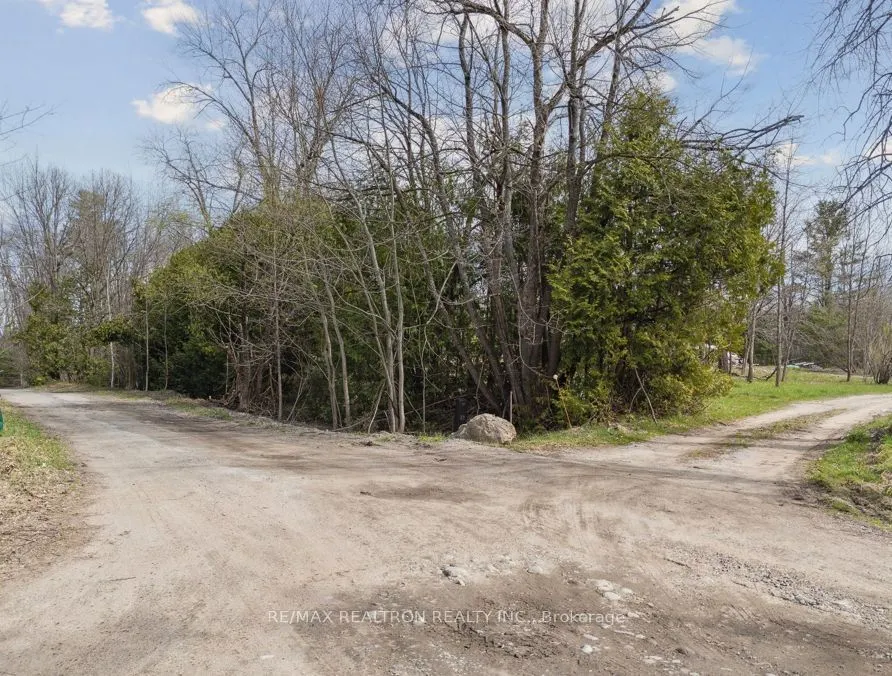 1084A WENONA LODGE Road