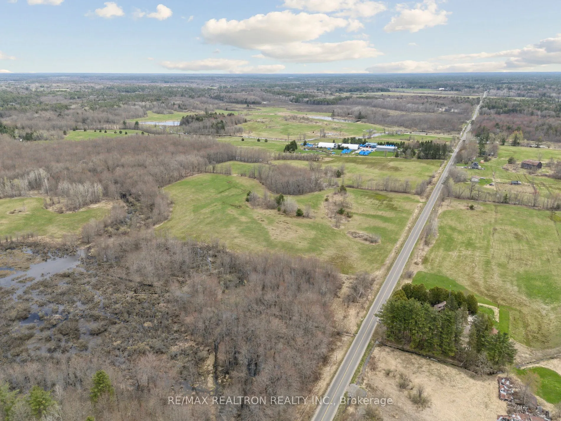 1084A WENONA LODGE Road