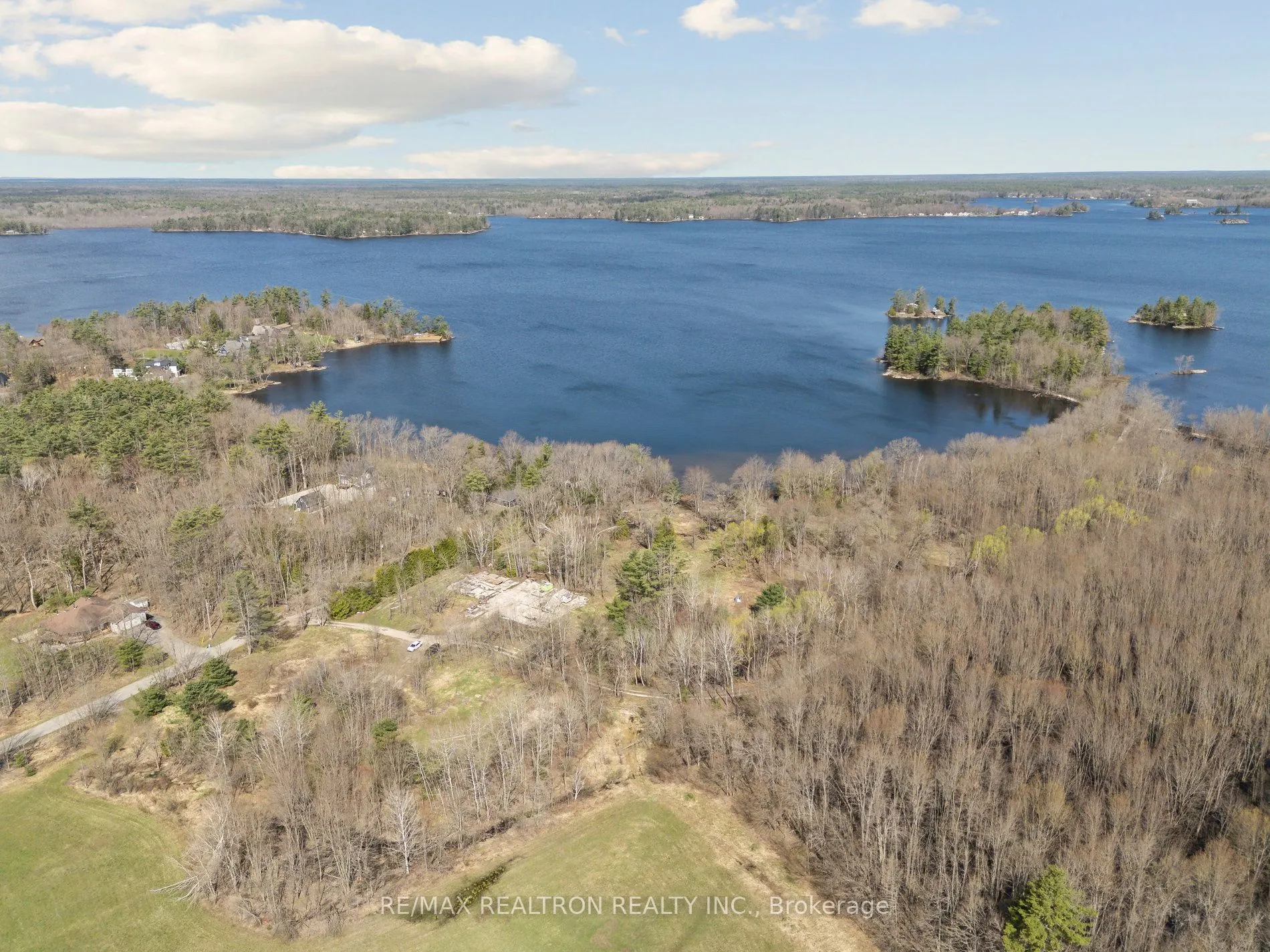 1084A WENONA LODGE Road