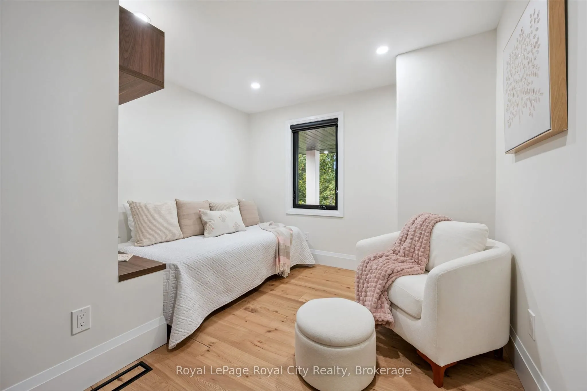 11 Bridlewood Drive
