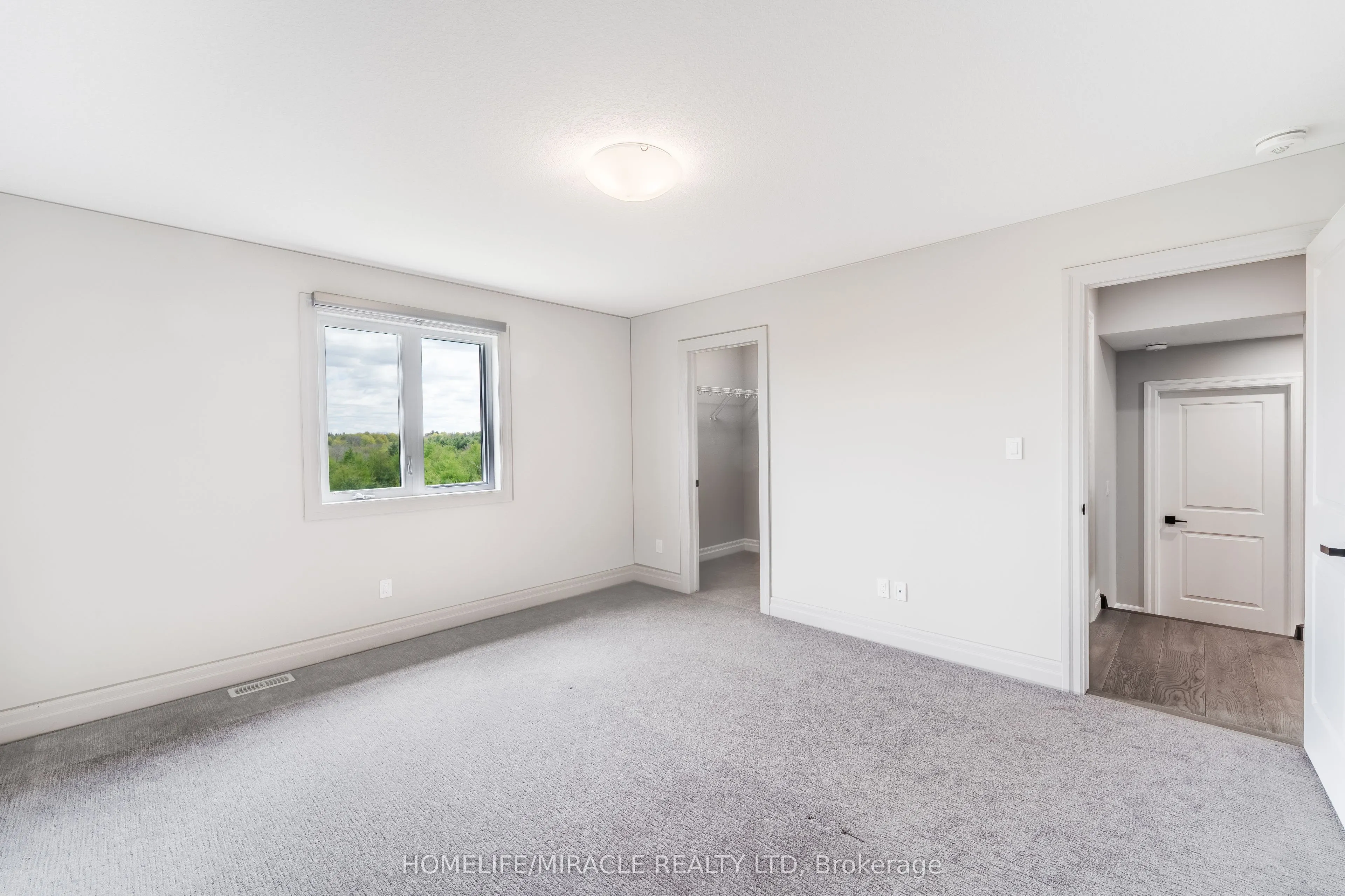 245 Tamarack Boulevard