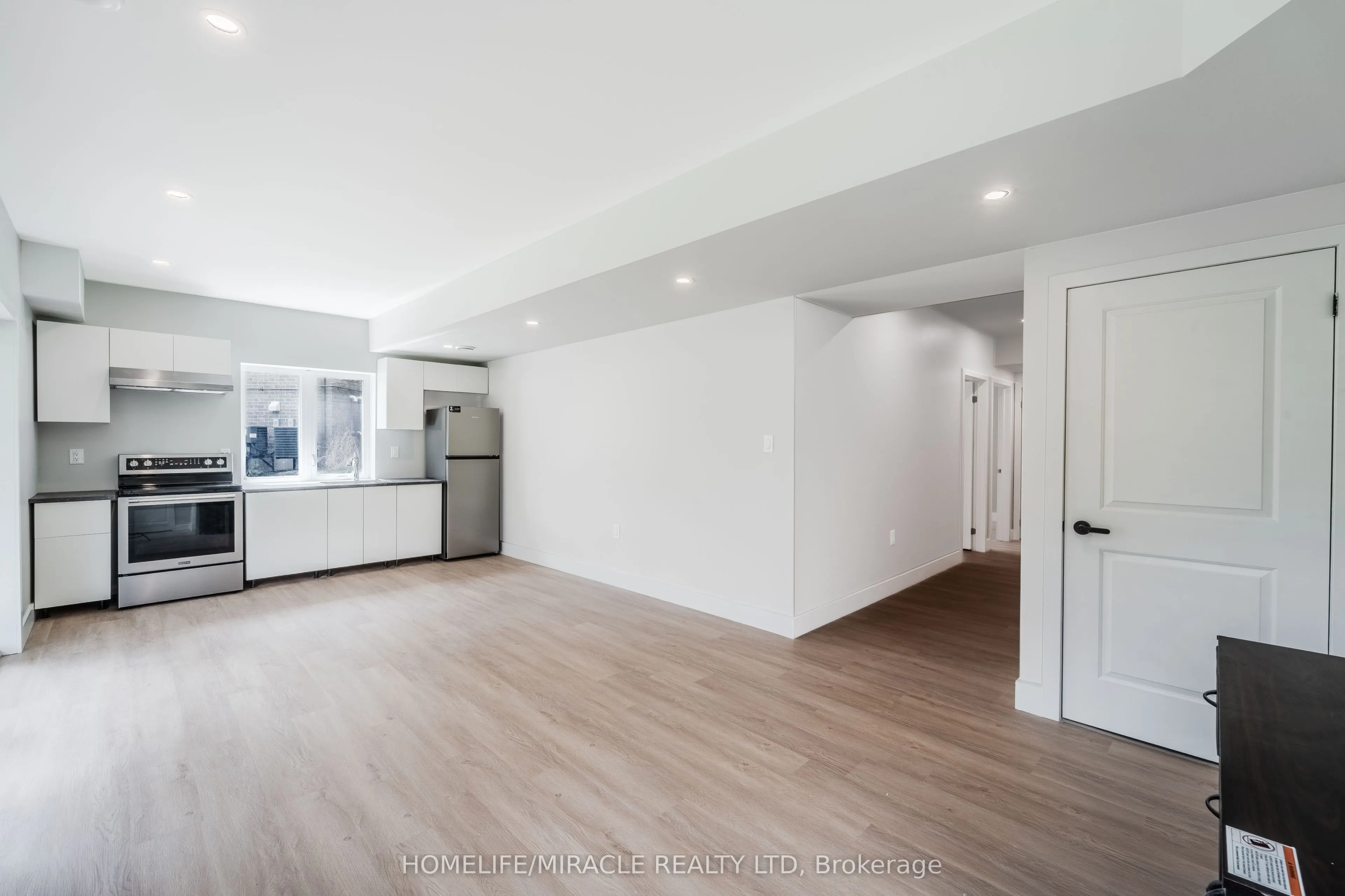 245 Tamarack Boulevard