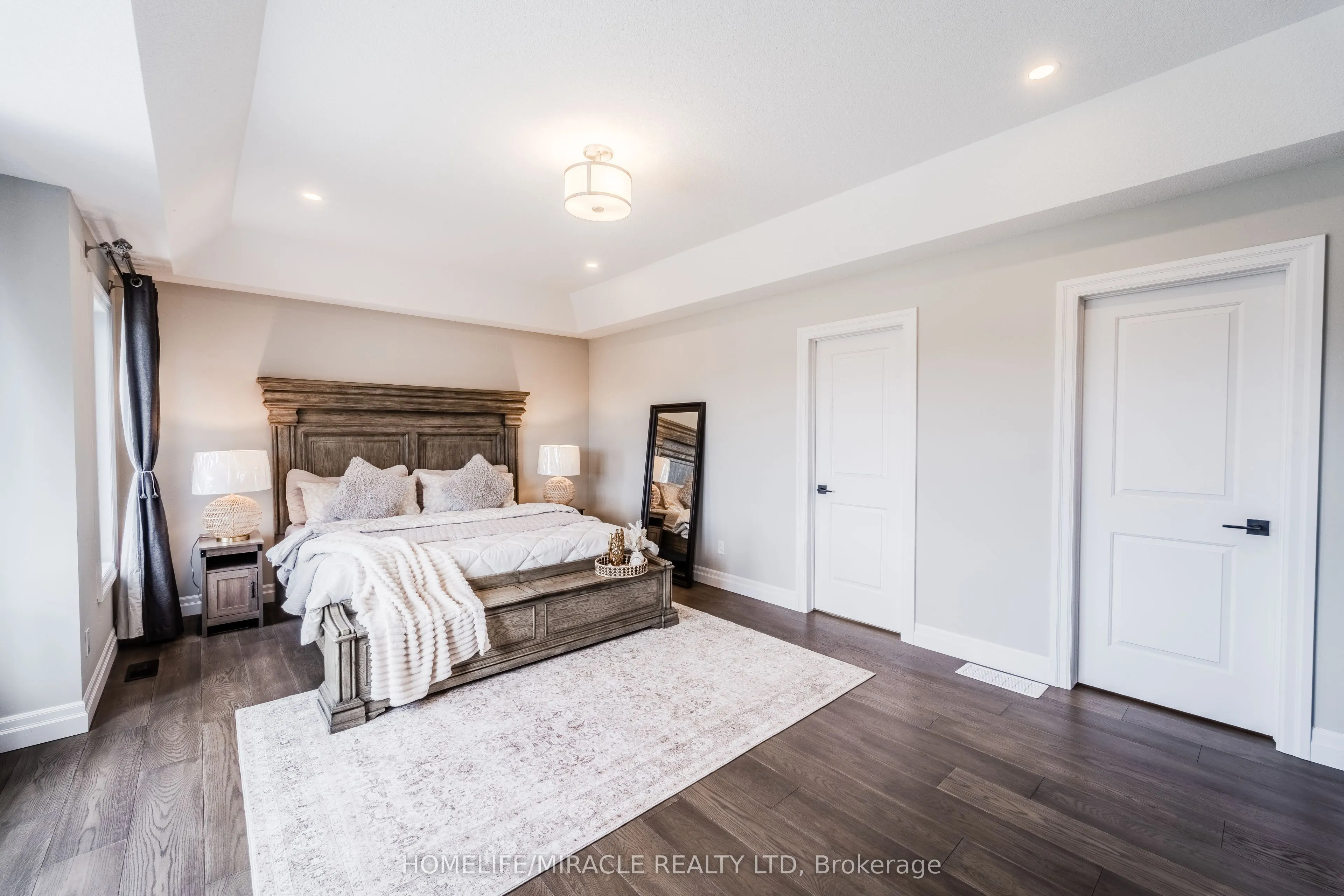 245 Tamarack Boulevard