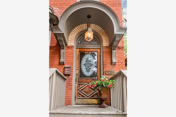 282 Hess Street S