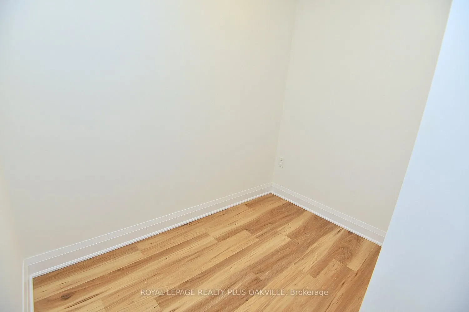 1936 Rymal Road E #422