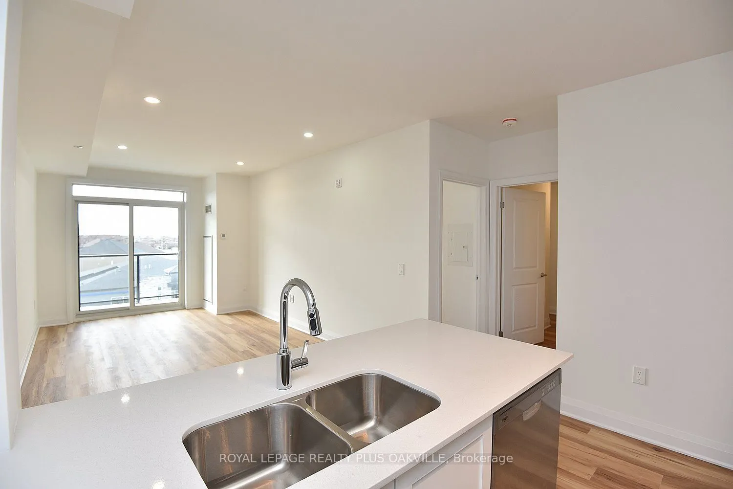 1936 Rymal Road E #422