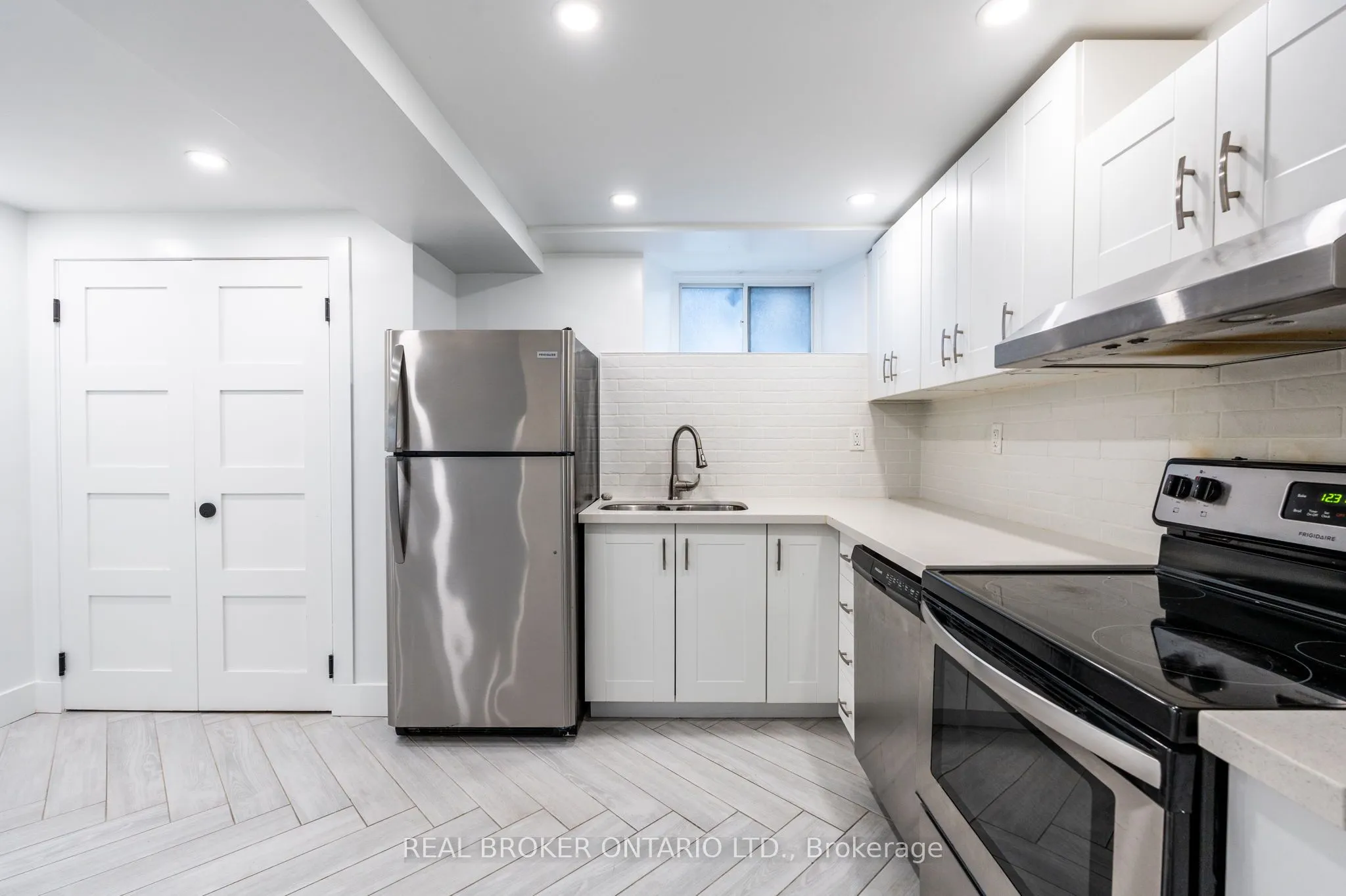 137 Sherman Avenue S