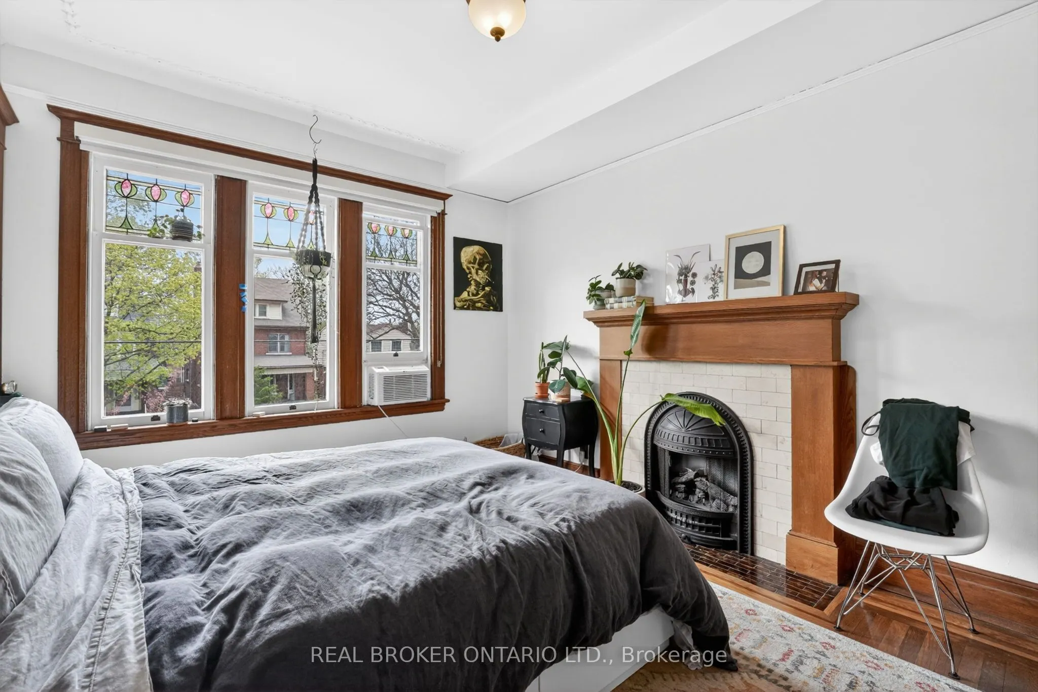 137 Sherman Avenue S