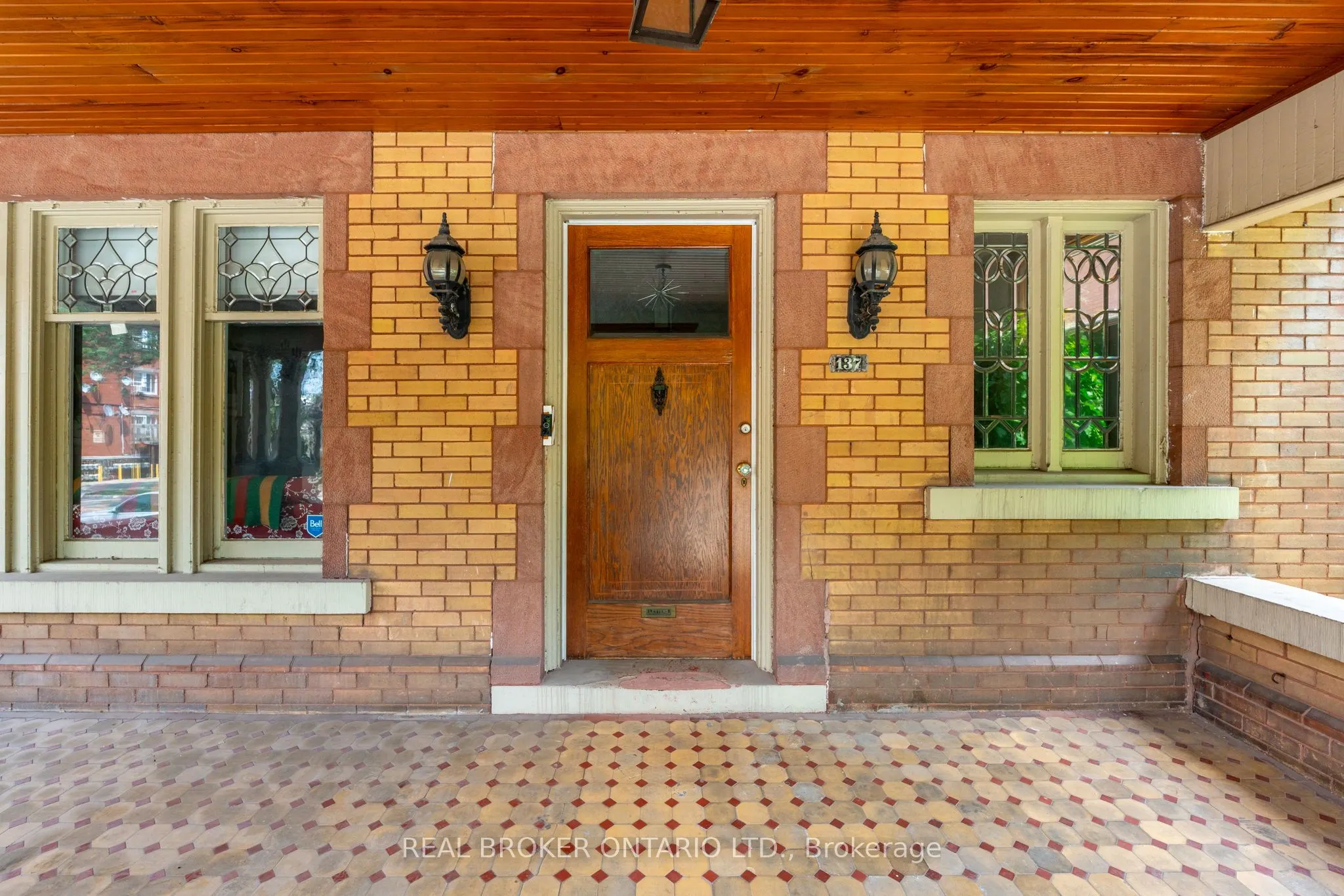 137 Sherman Avenue S