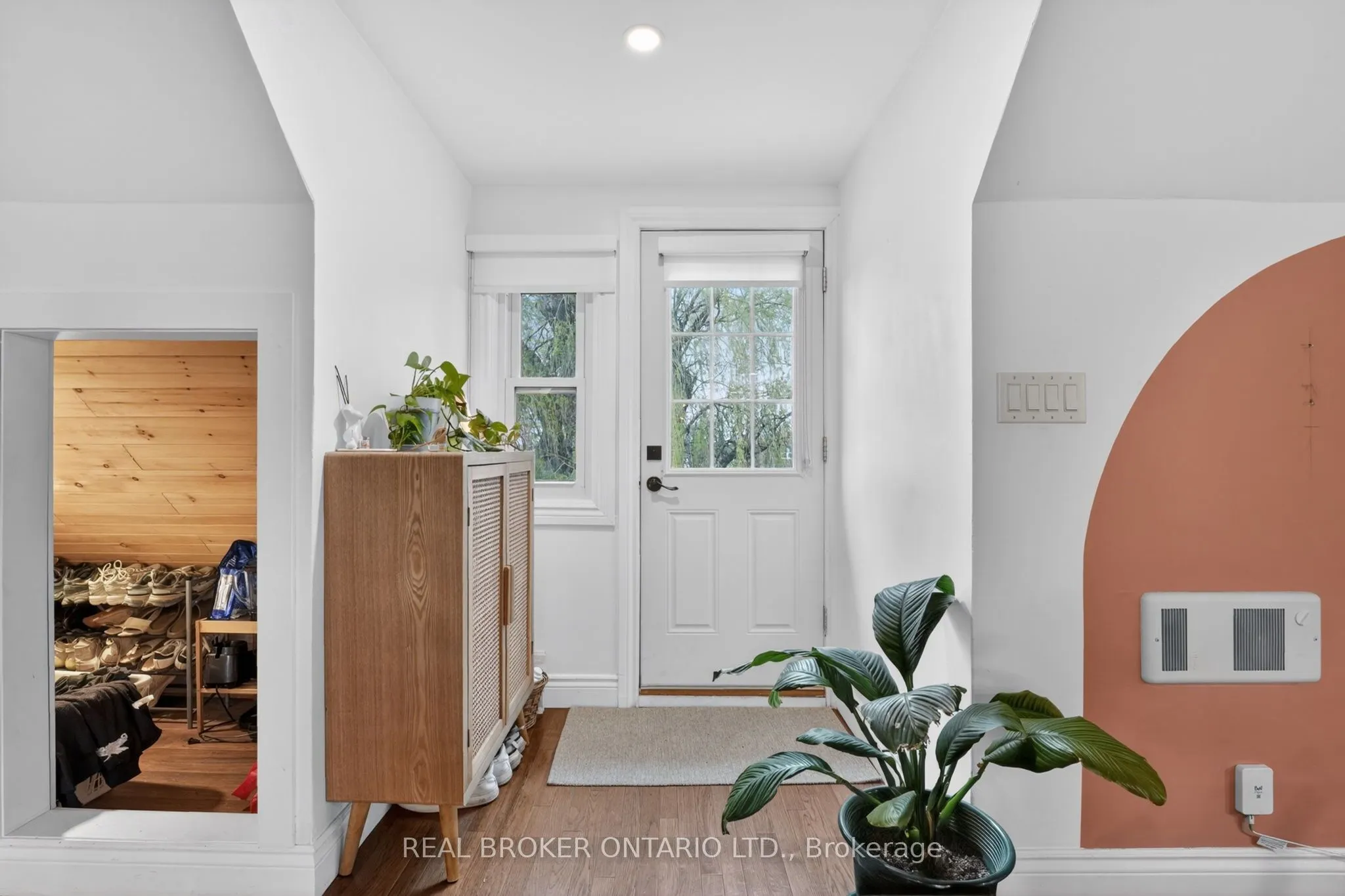 137 Sherman Avenue S