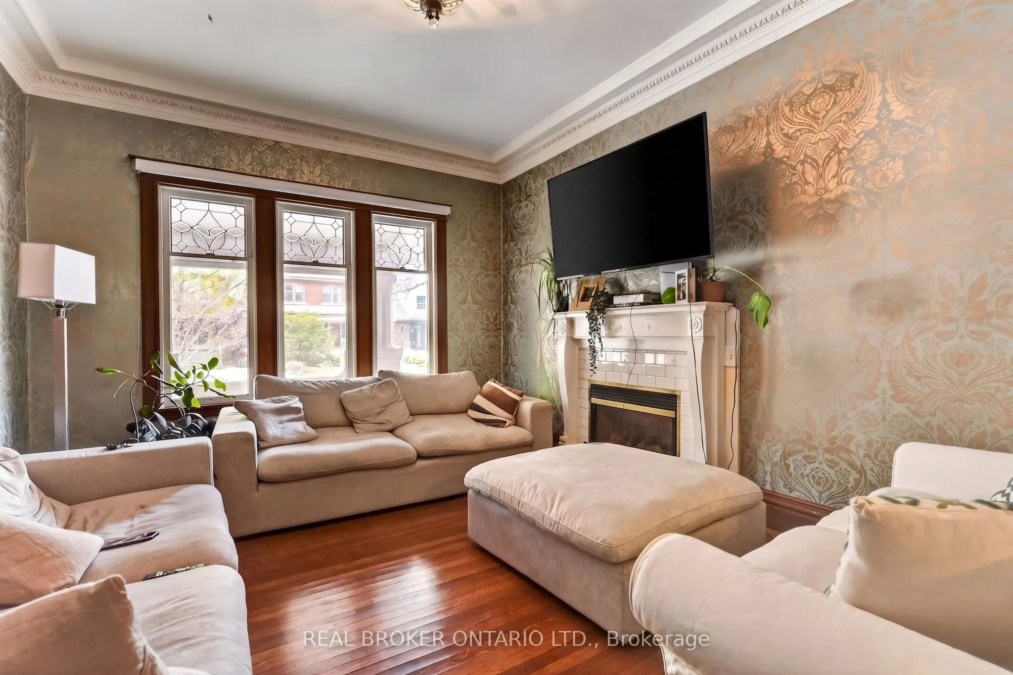 137 Sherman Avenue S