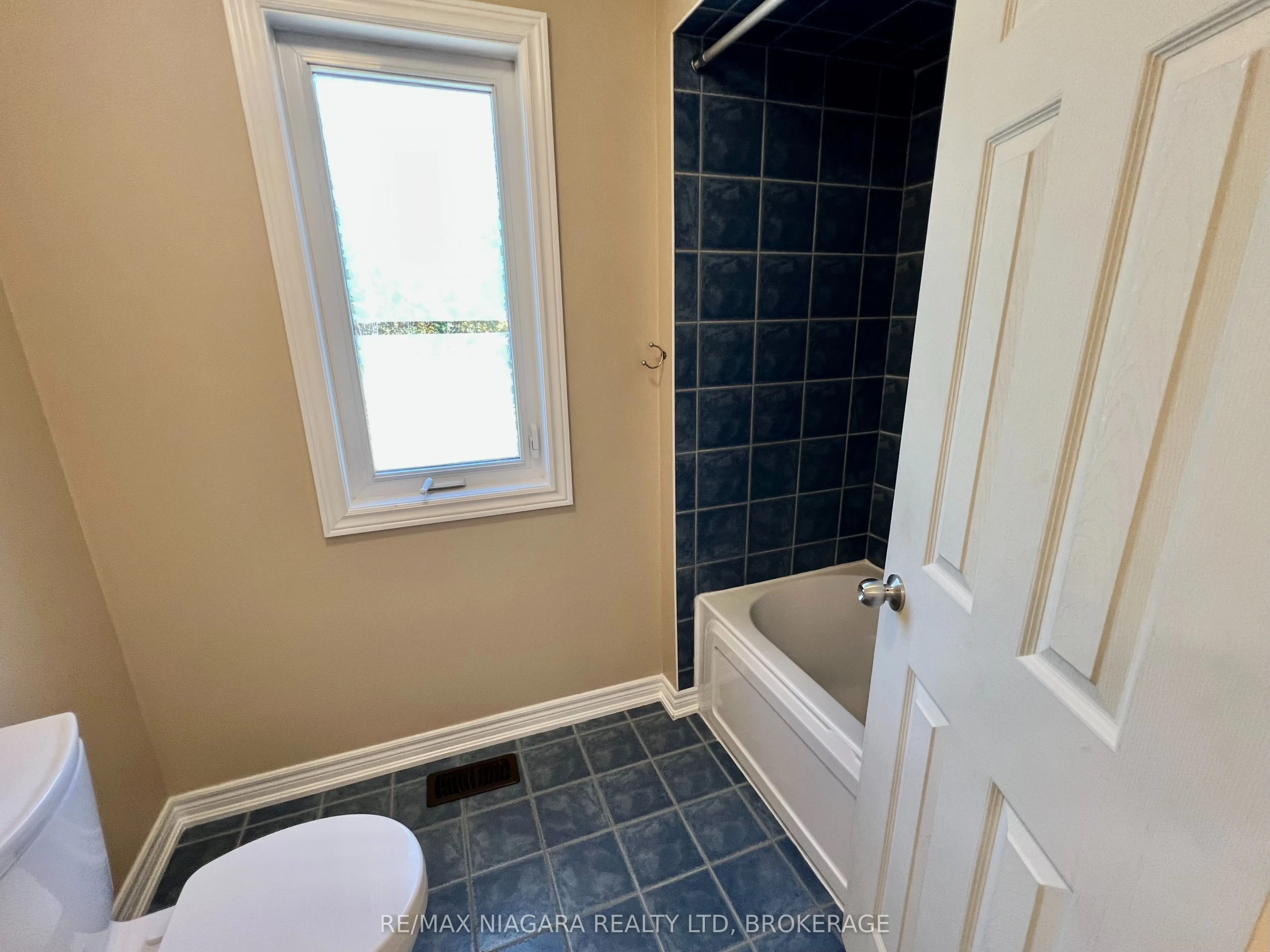 709 Roland Road