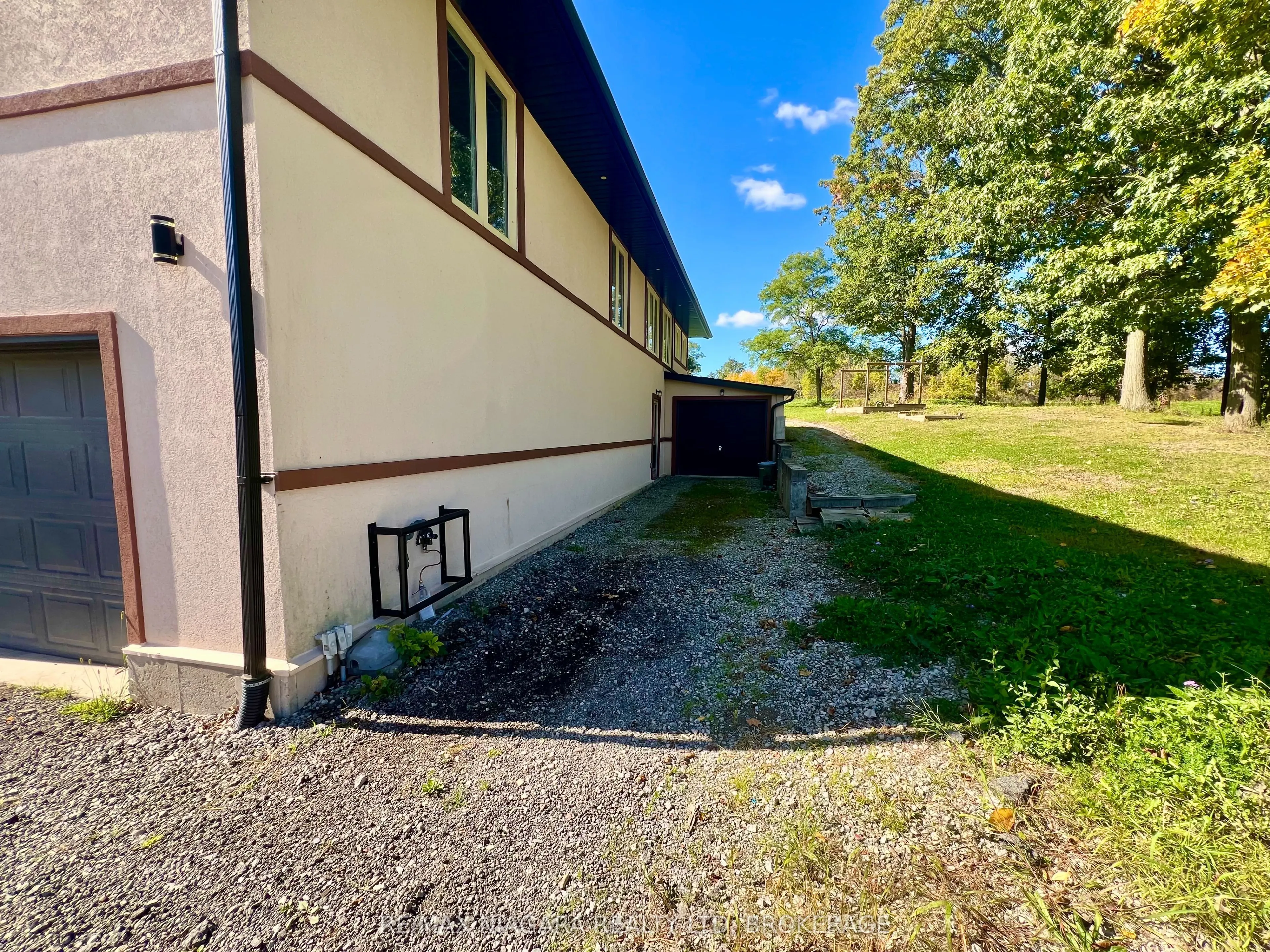 709 Roland Road