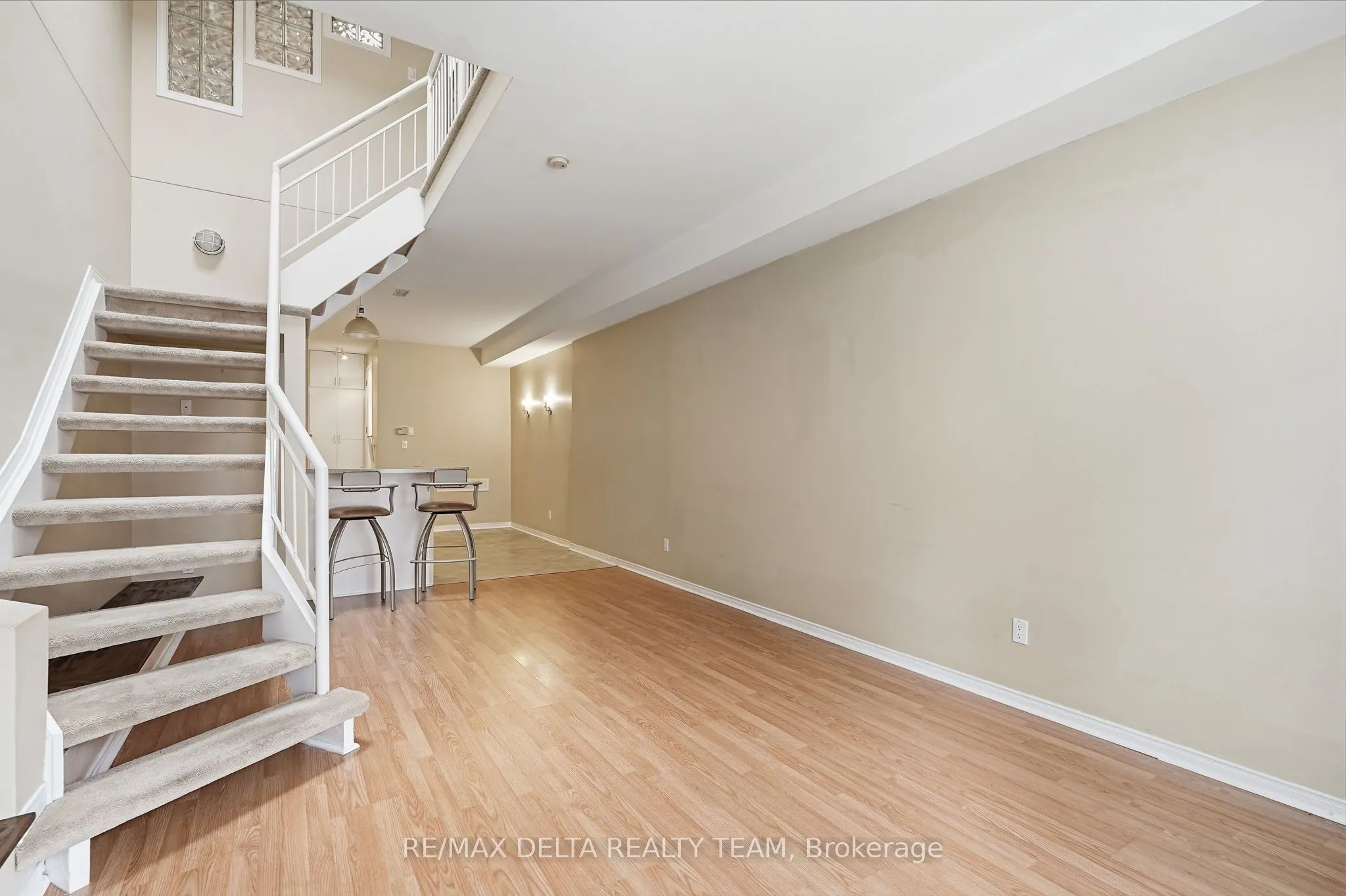 170 Cathcart Street #7