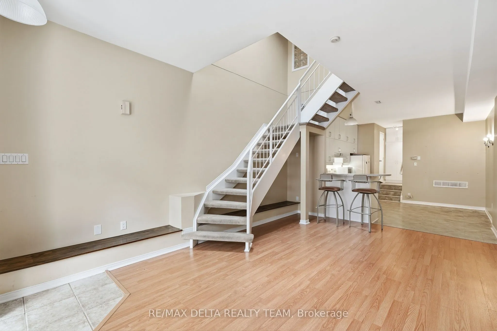 170 Cathcart Street #7