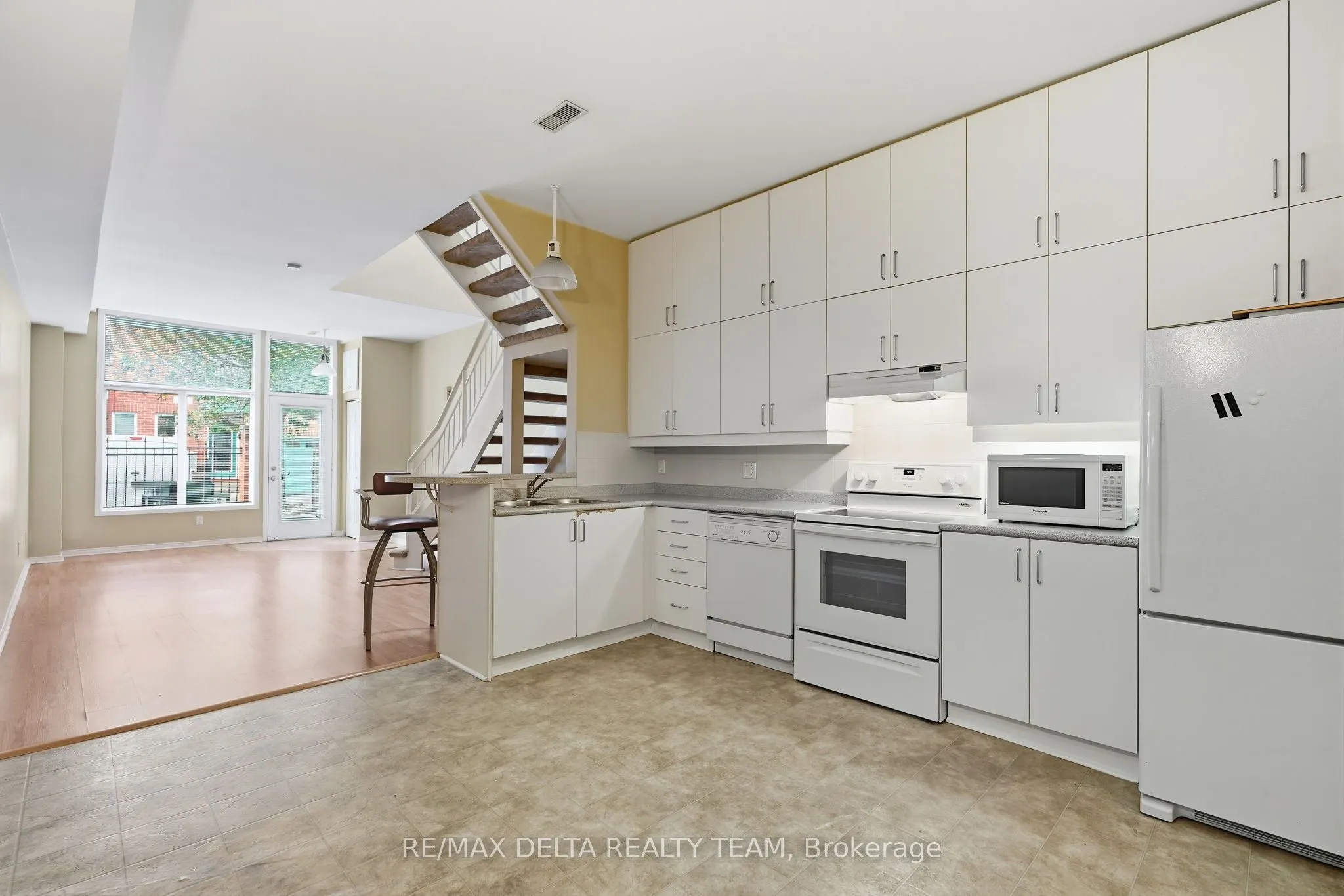 170 Cathcart Street #7