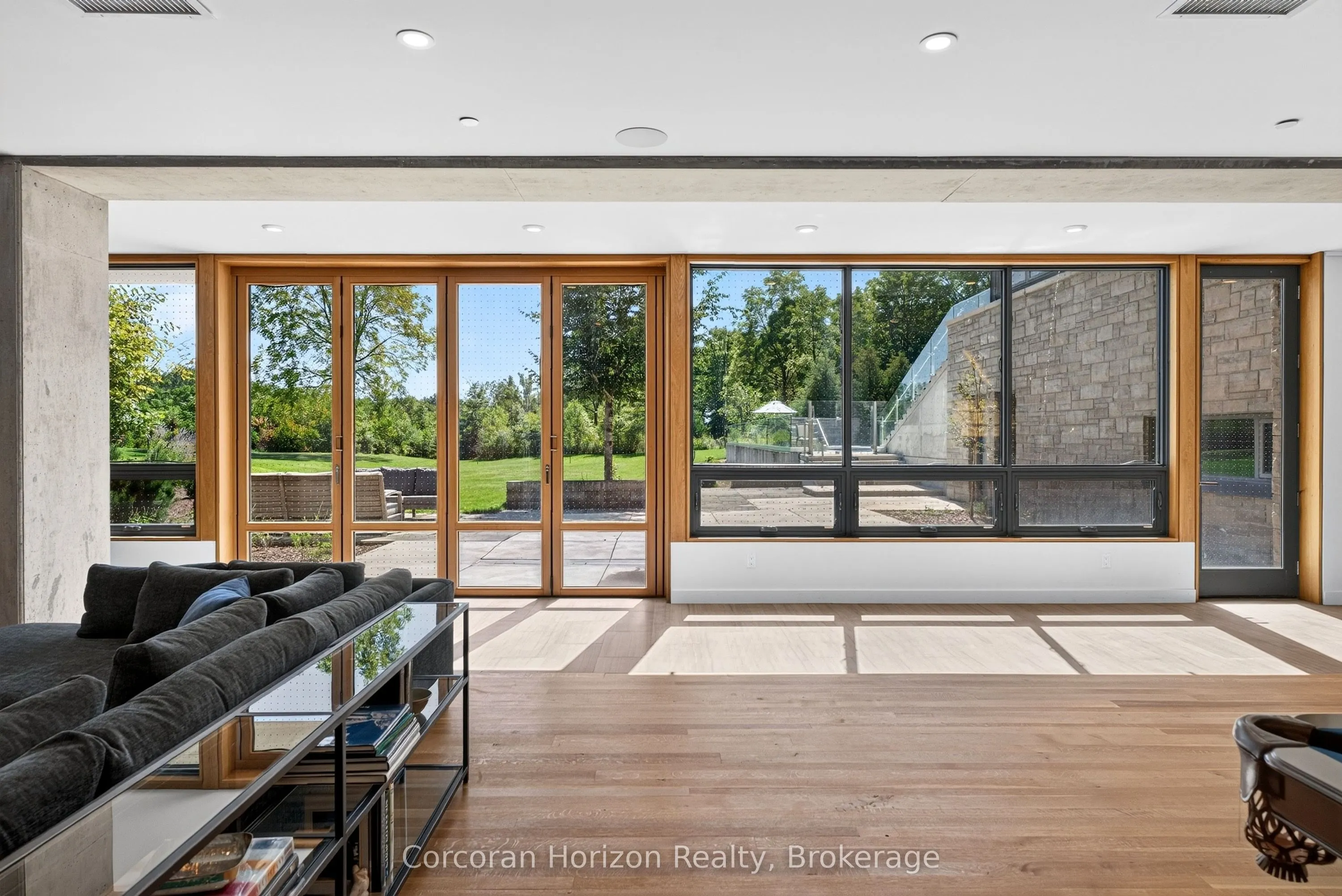 770 Millgrove Side Road