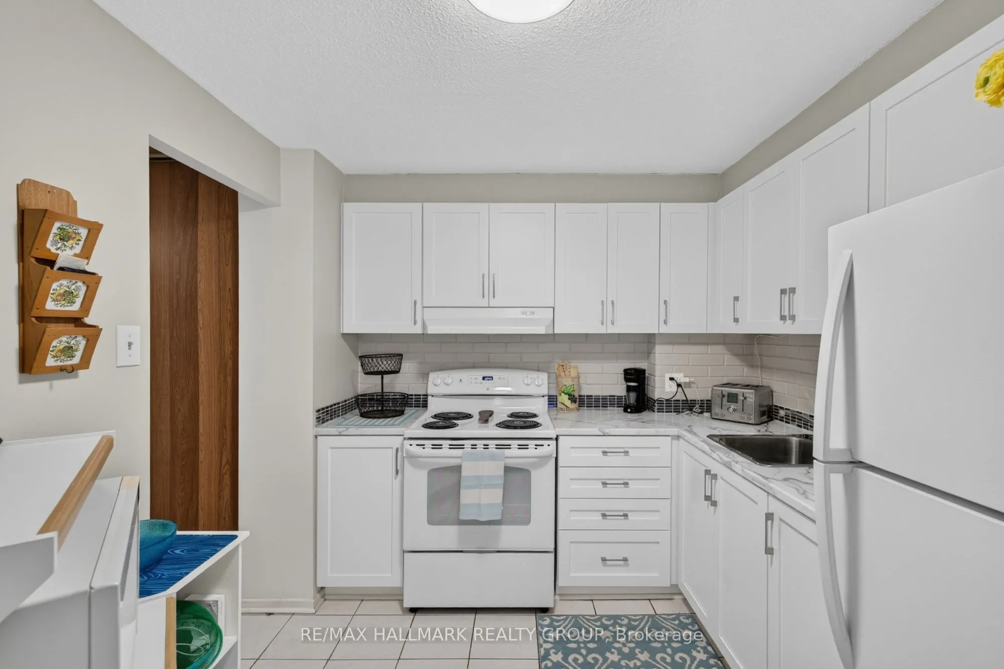 415 GREENVIEW Avenue #1005