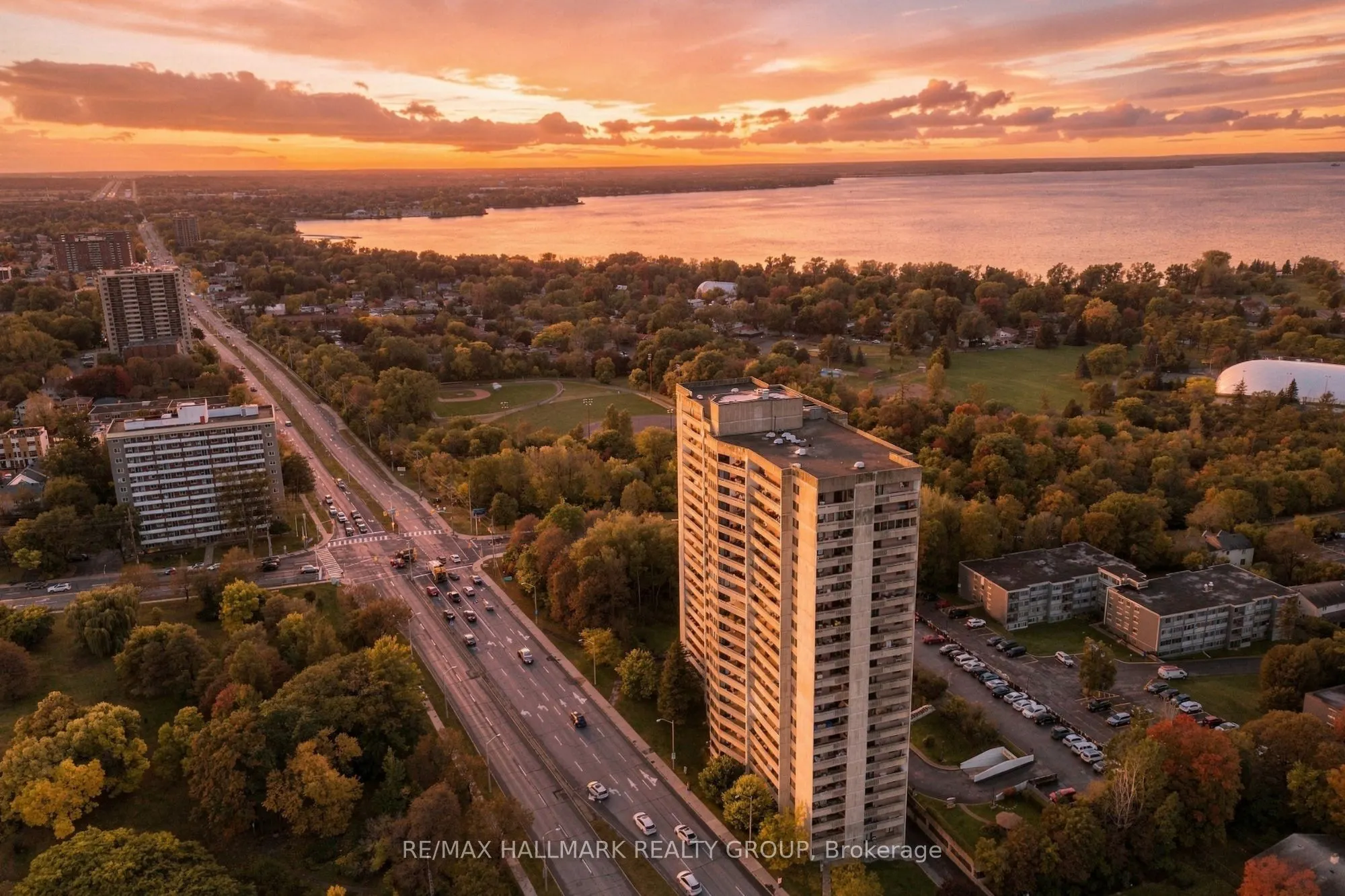 415 GREENVIEW Avenue #1005
