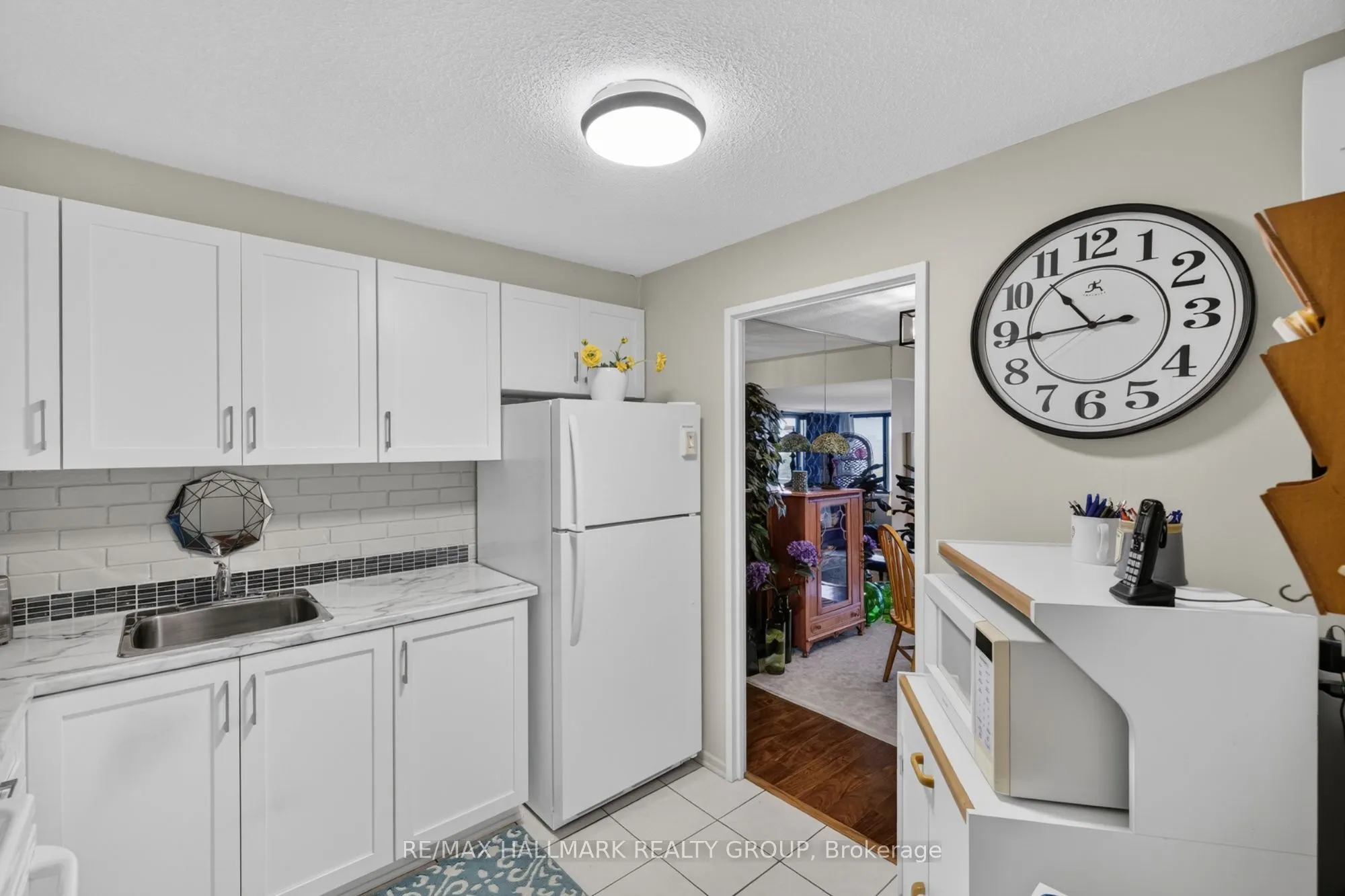 415 GREENVIEW Avenue #1005