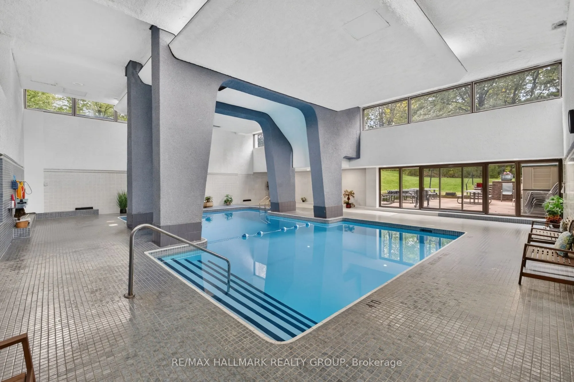 415 GREENVIEW Avenue #1005