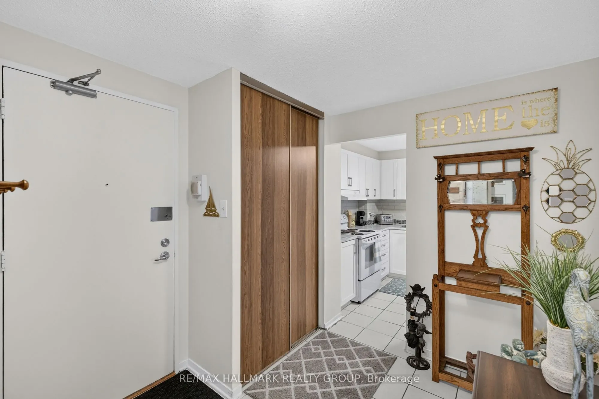415 GREENVIEW Avenue #1005