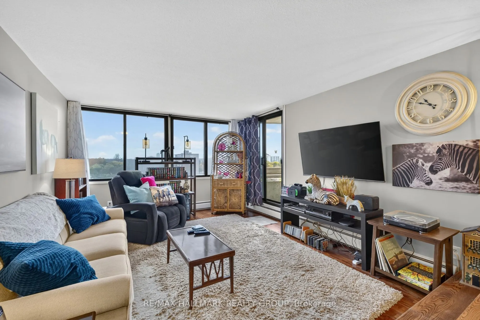 415 GREENVIEW Avenue #1005