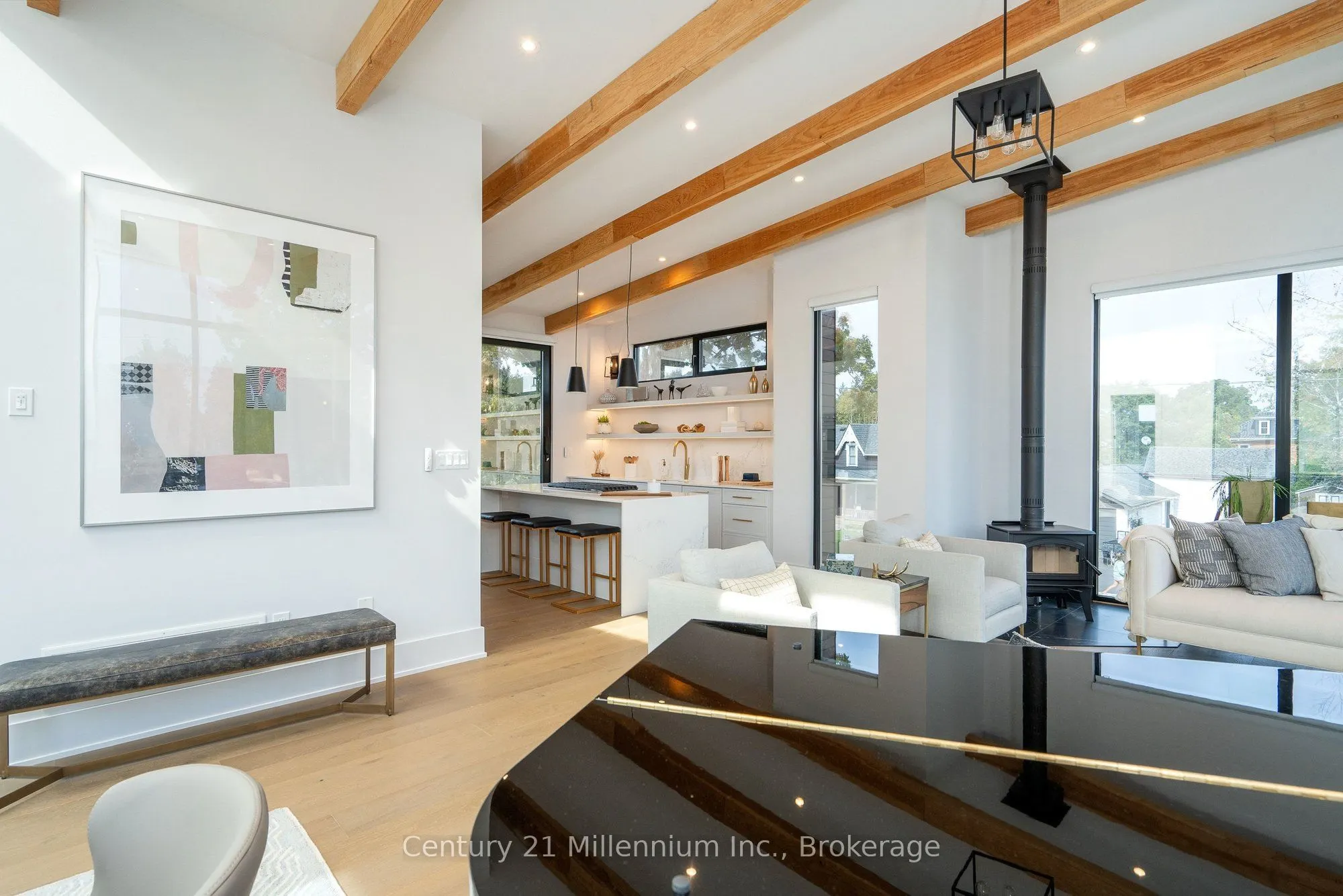 41 Alice Street W