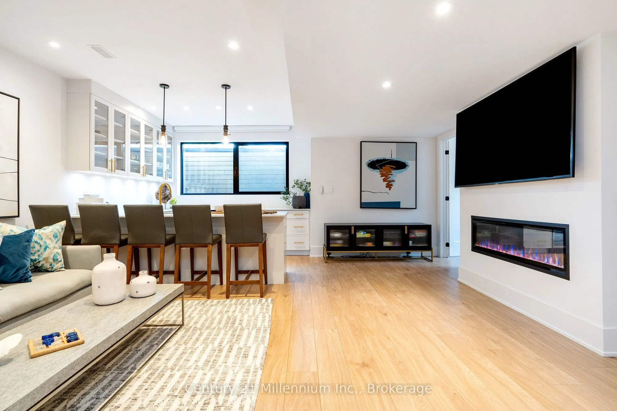 41 Alice Street W