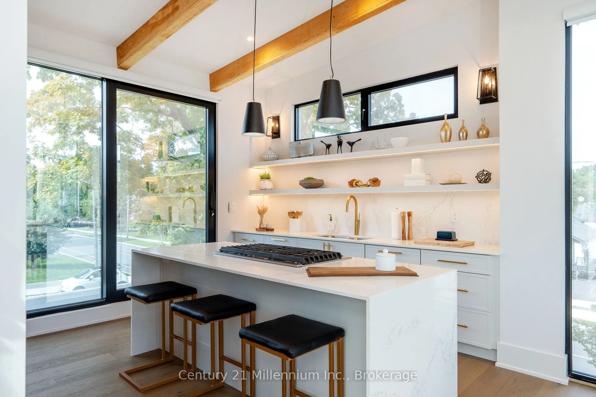 41 Alice Street W