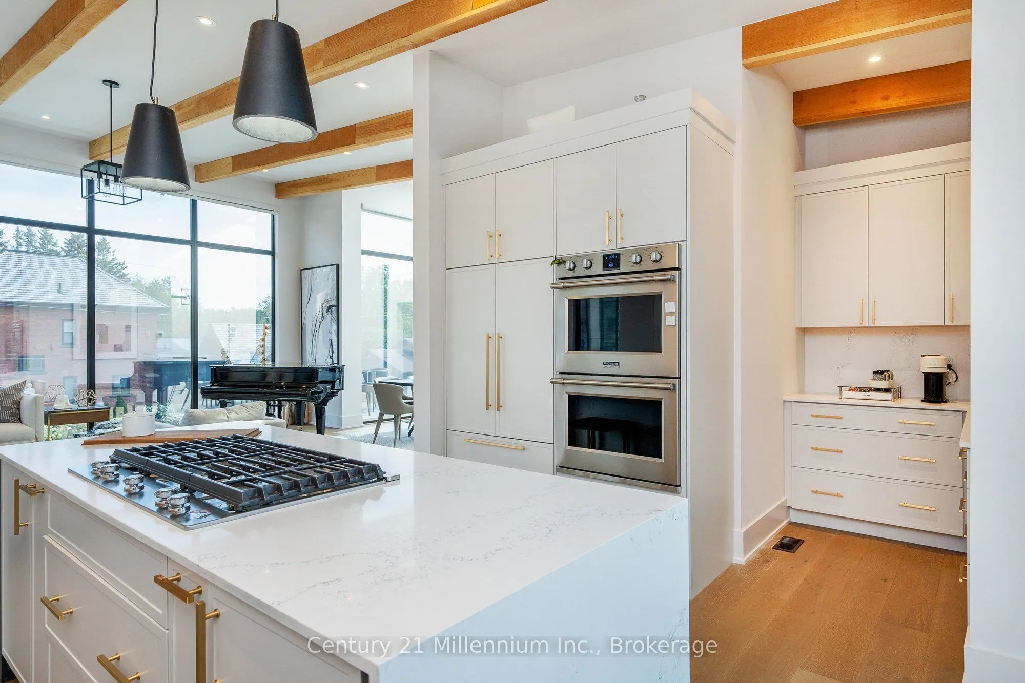 41 Alice Street W
