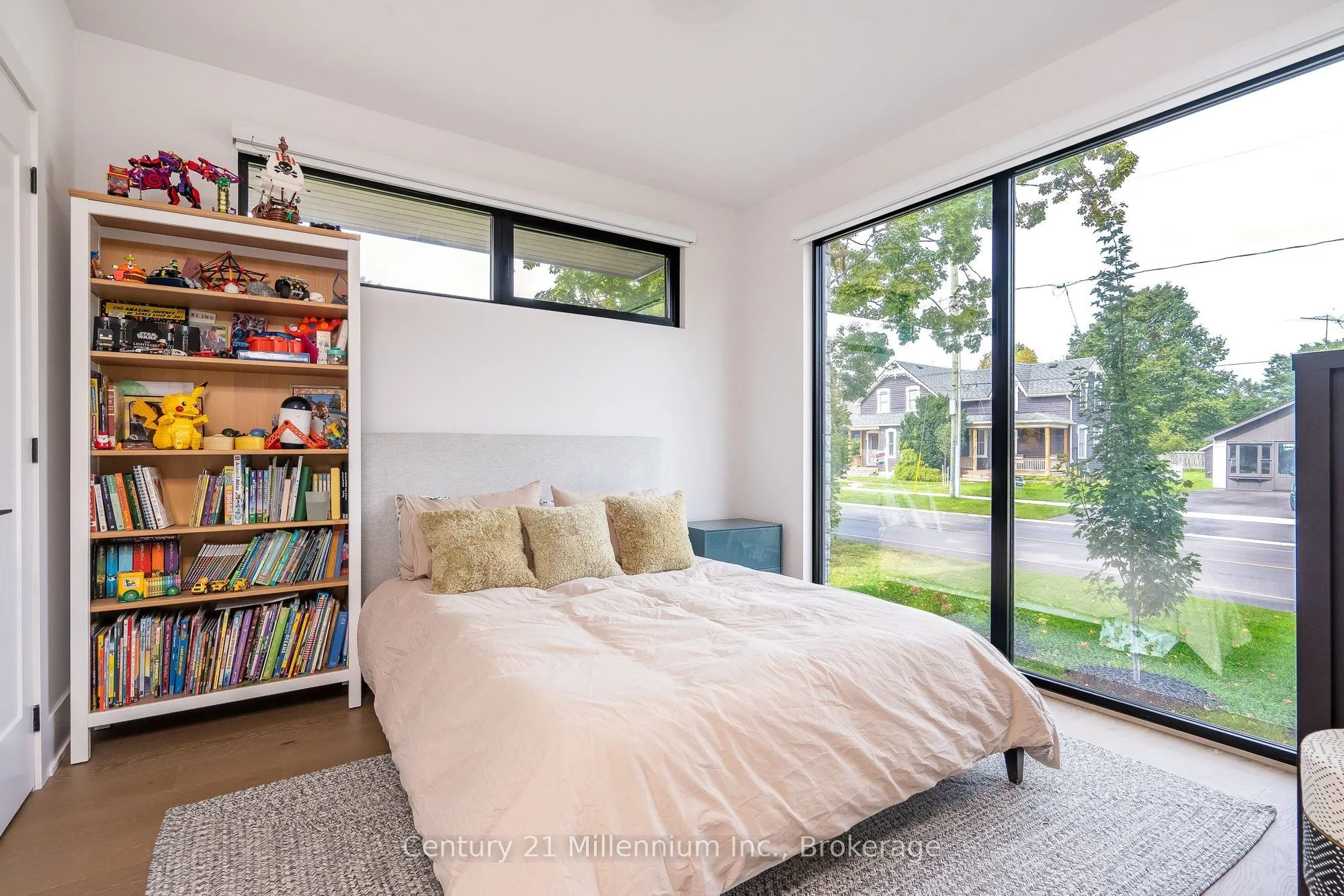 41 Alice Street W