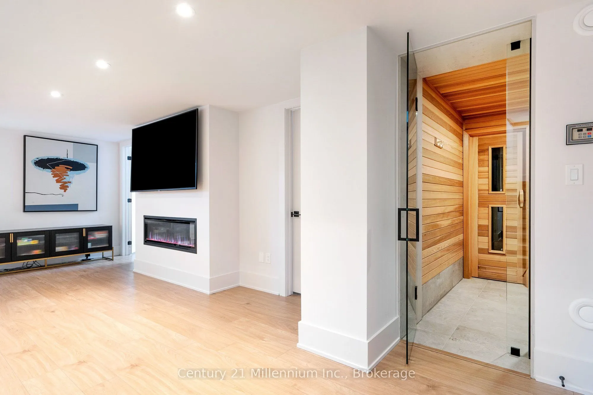 41 Alice Street W