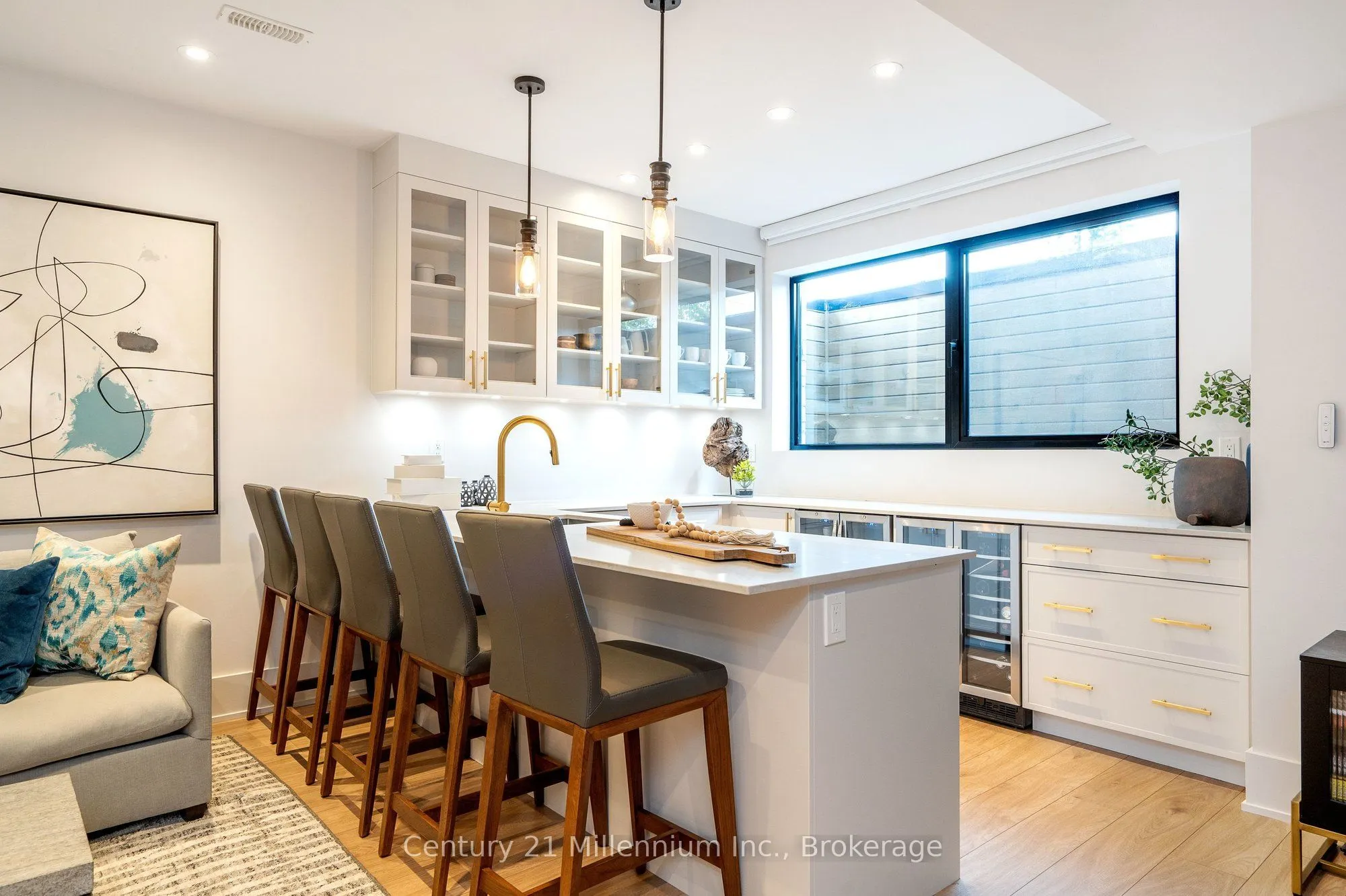 41 Alice Street W