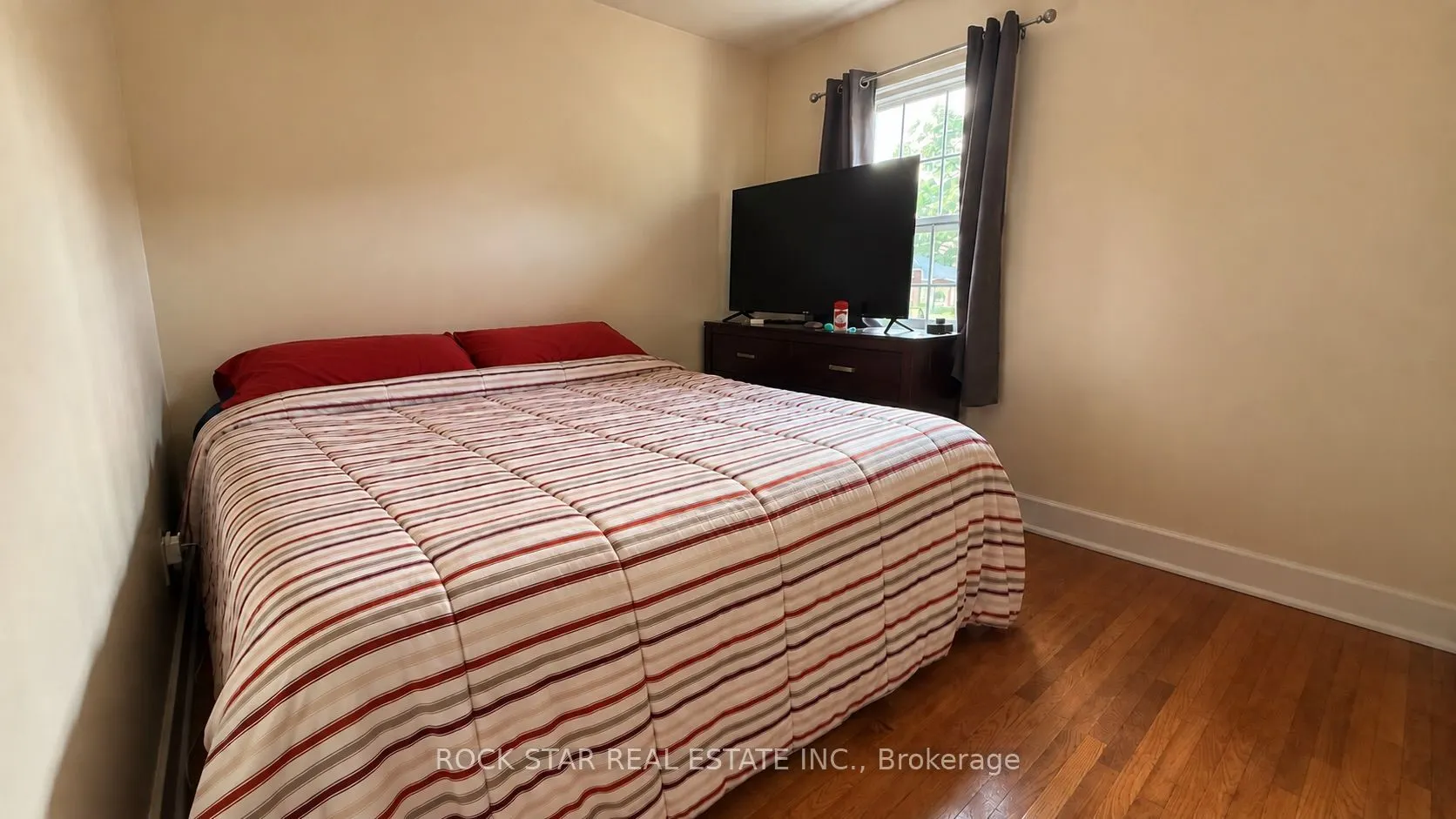 12 Roseland Avenue