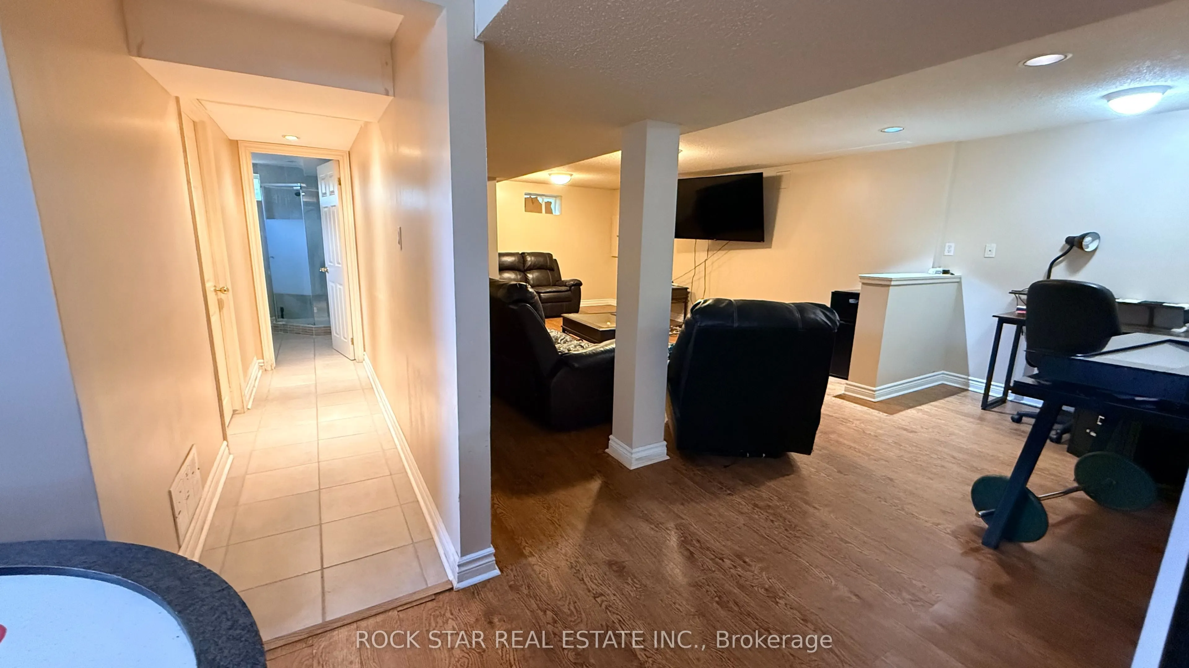 12 Roseland Avenue