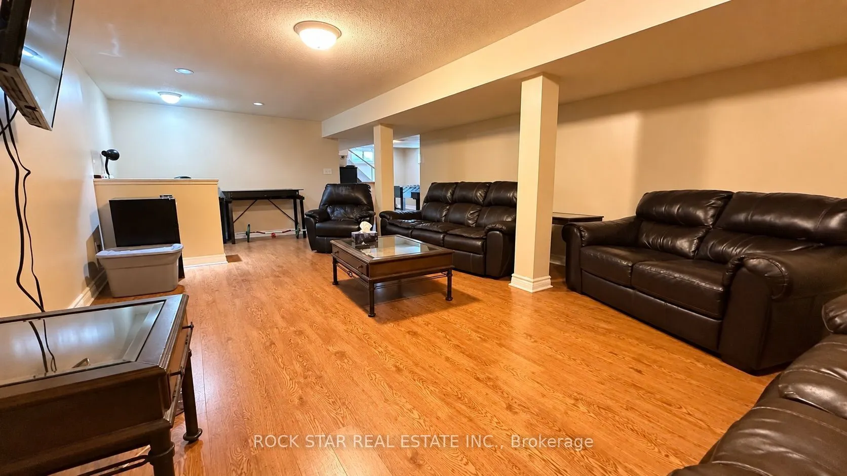 12 Roseland Avenue