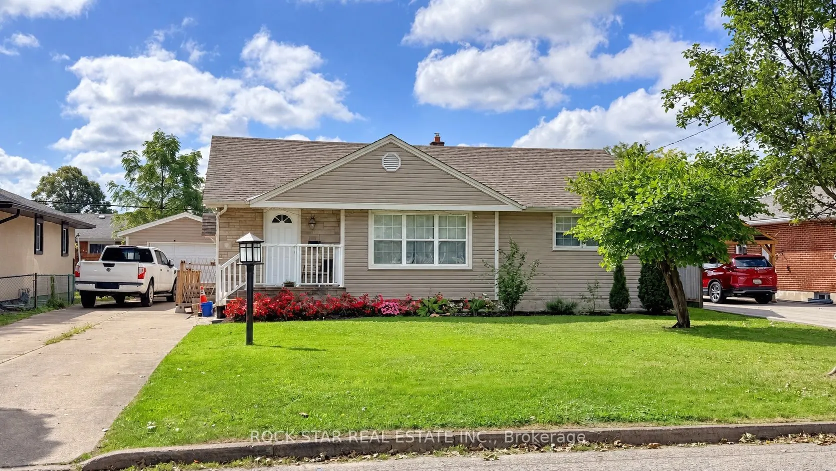 12 Roseland Avenue