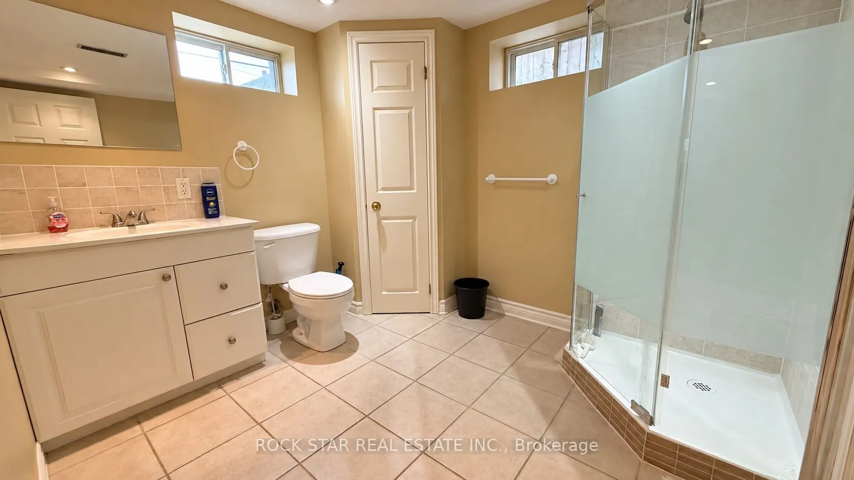 12 Roseland Avenue