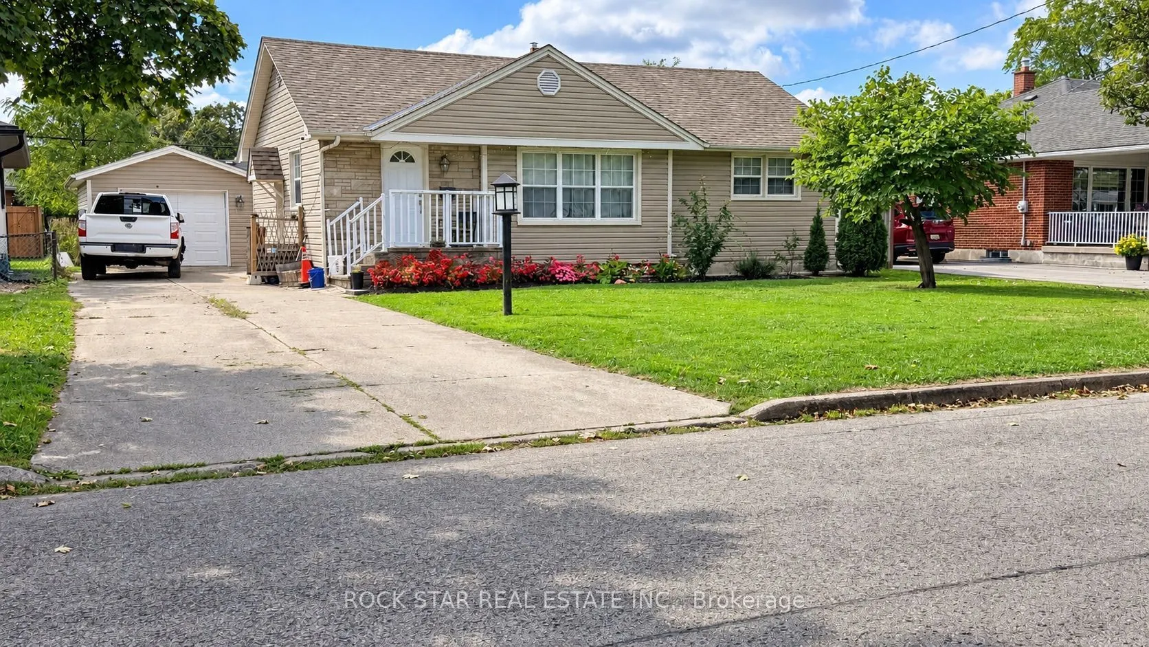 12 Roseland Avenue
